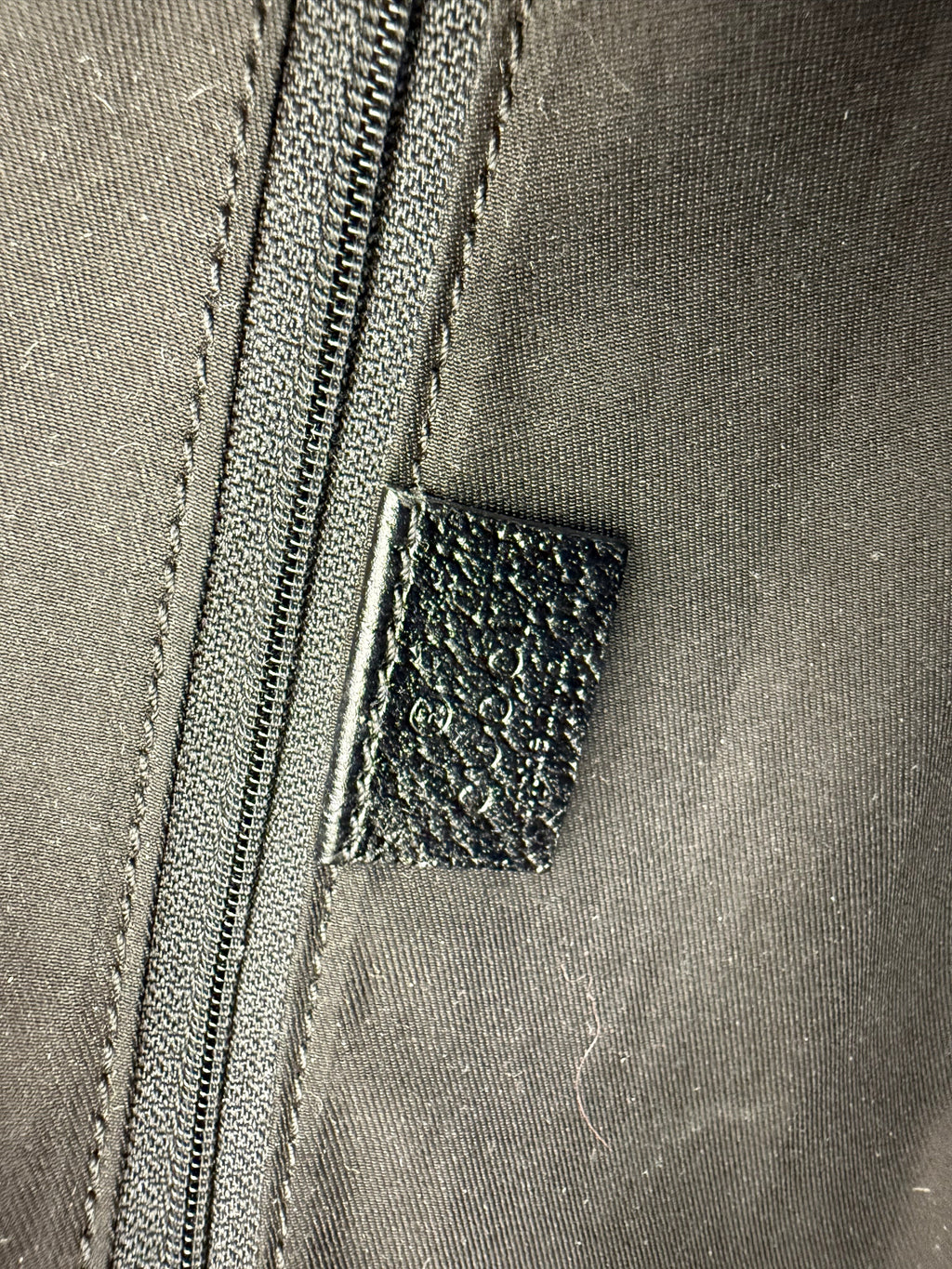 Gucci Borsa Princy Boston in Tela GG Monogramma con Finiture in Pelle Nera - Mercatino di Ninni