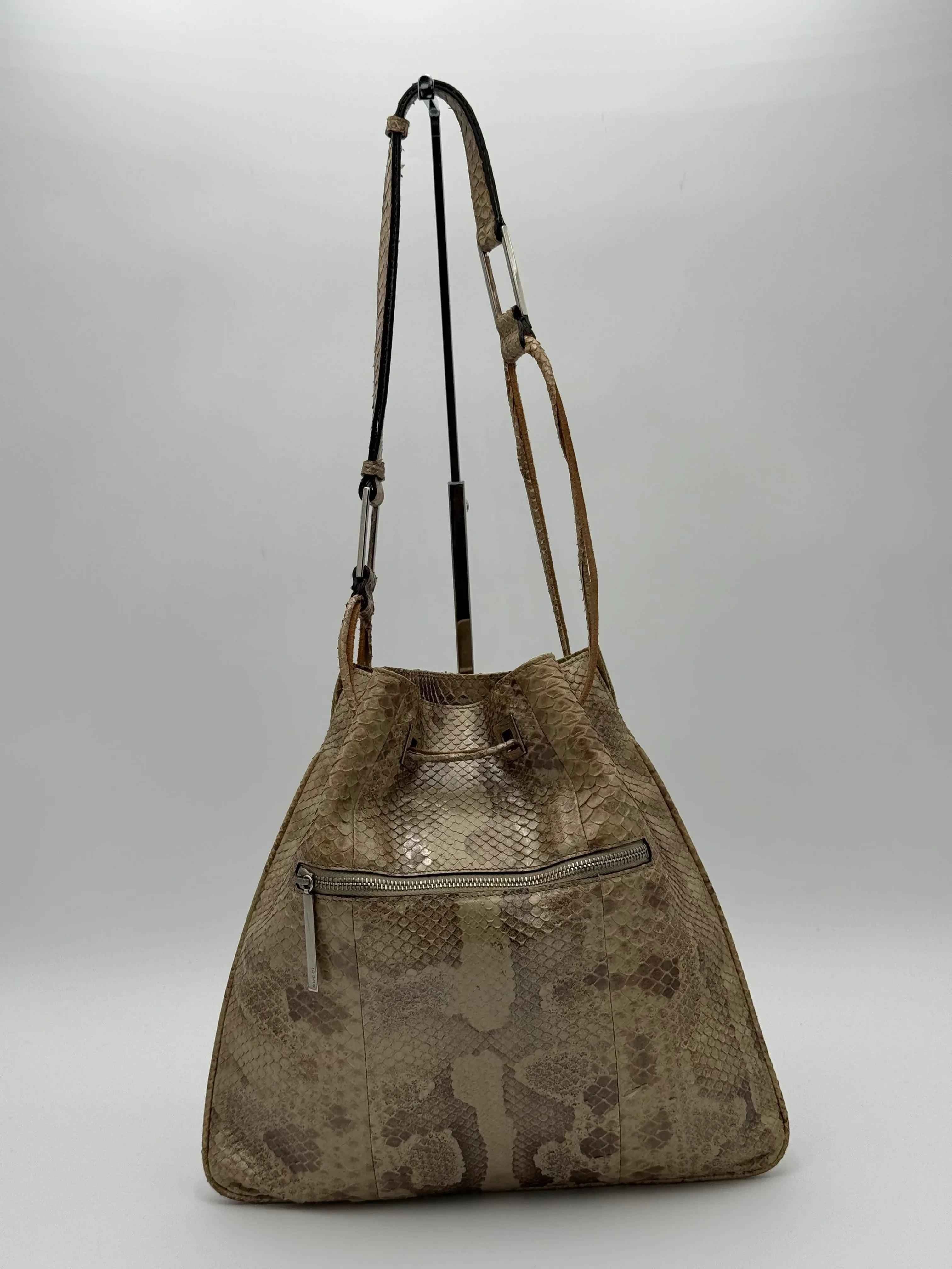 Gucci Vintage Tom Ford Bucket Bag in Beige Python Leather