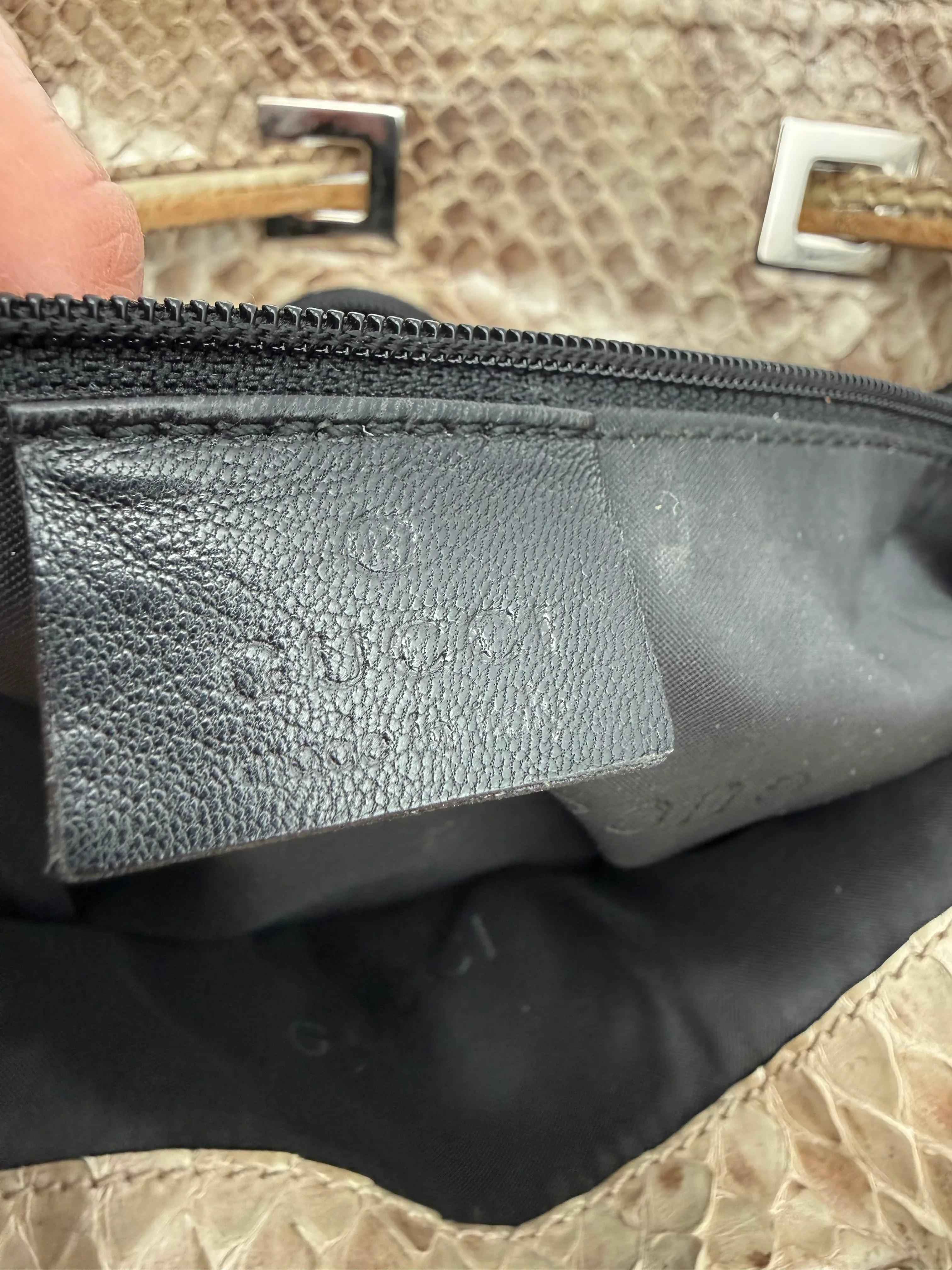 Gucci Borsa Vintage Tom Ford a Secchiello in Pelle di Pitone Beige