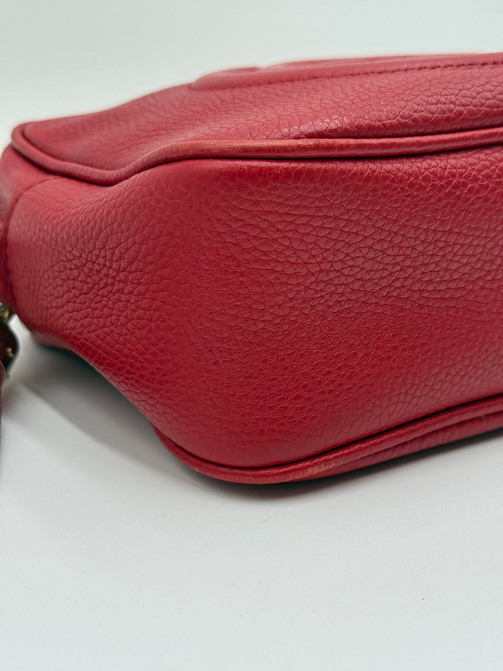 Gucci Borsa a Tracolla Soho Disco in Pelle Martellata Rossa - Mercatino di Ninni