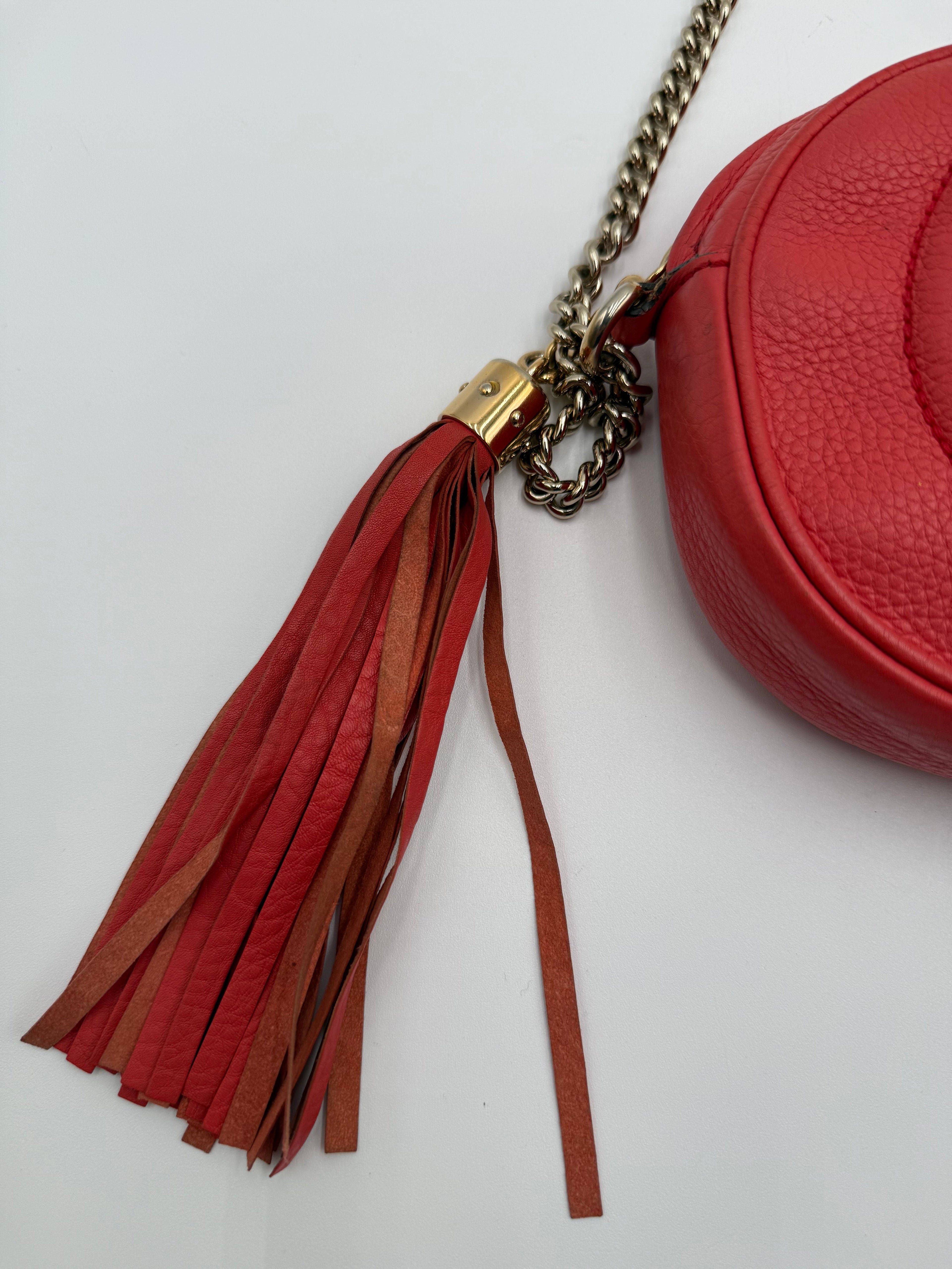 Gucci Borsa a Tracolla Soho Mini Chain Limited Edition in Pelle Martellata Corallo - Mercatino di Ninni