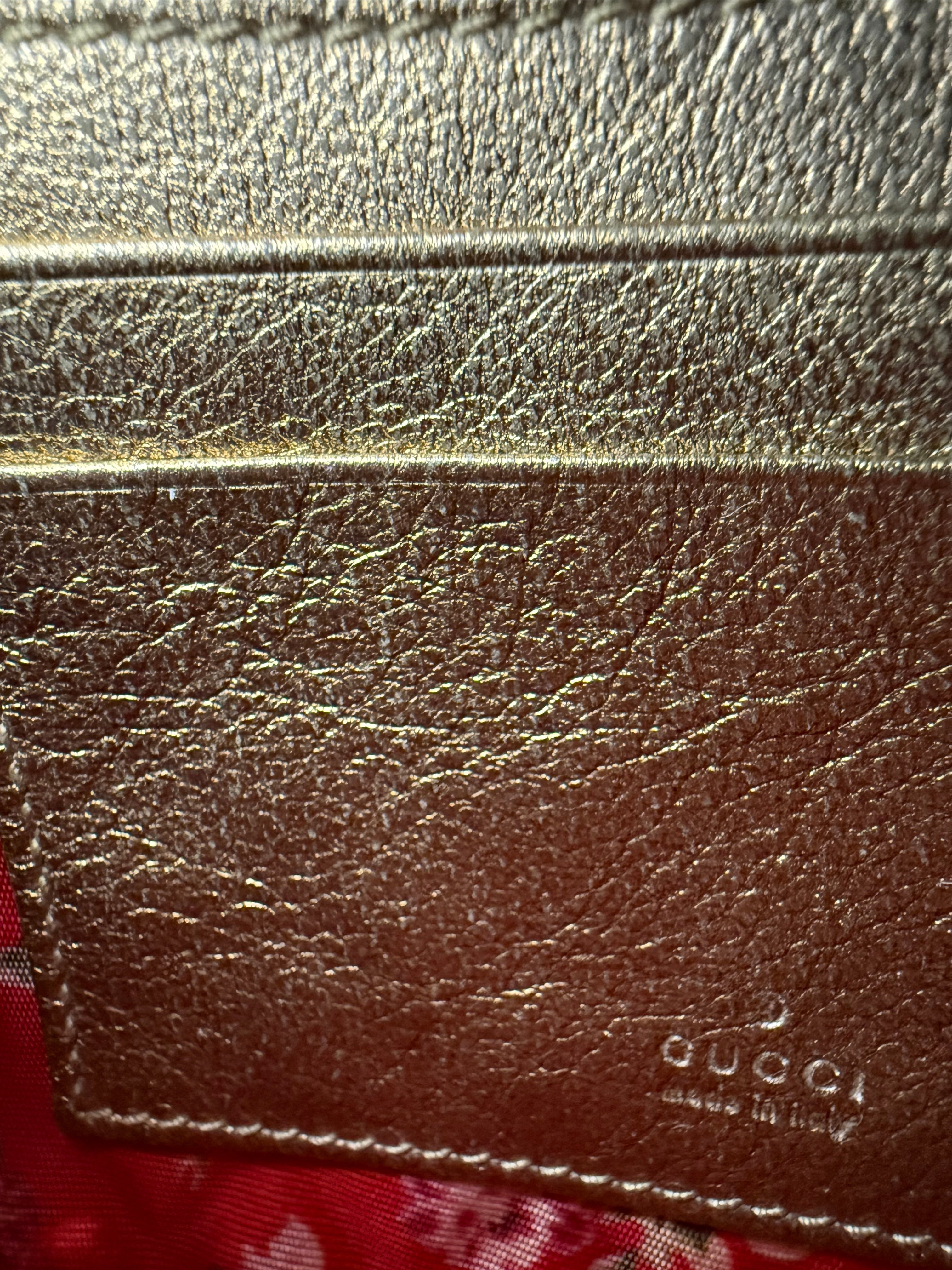 Gucci Borsa a Tracolla in Pelle Laminata e Trapuntata Mini Cruise 2019 Rossa - Mercatino di Ninni