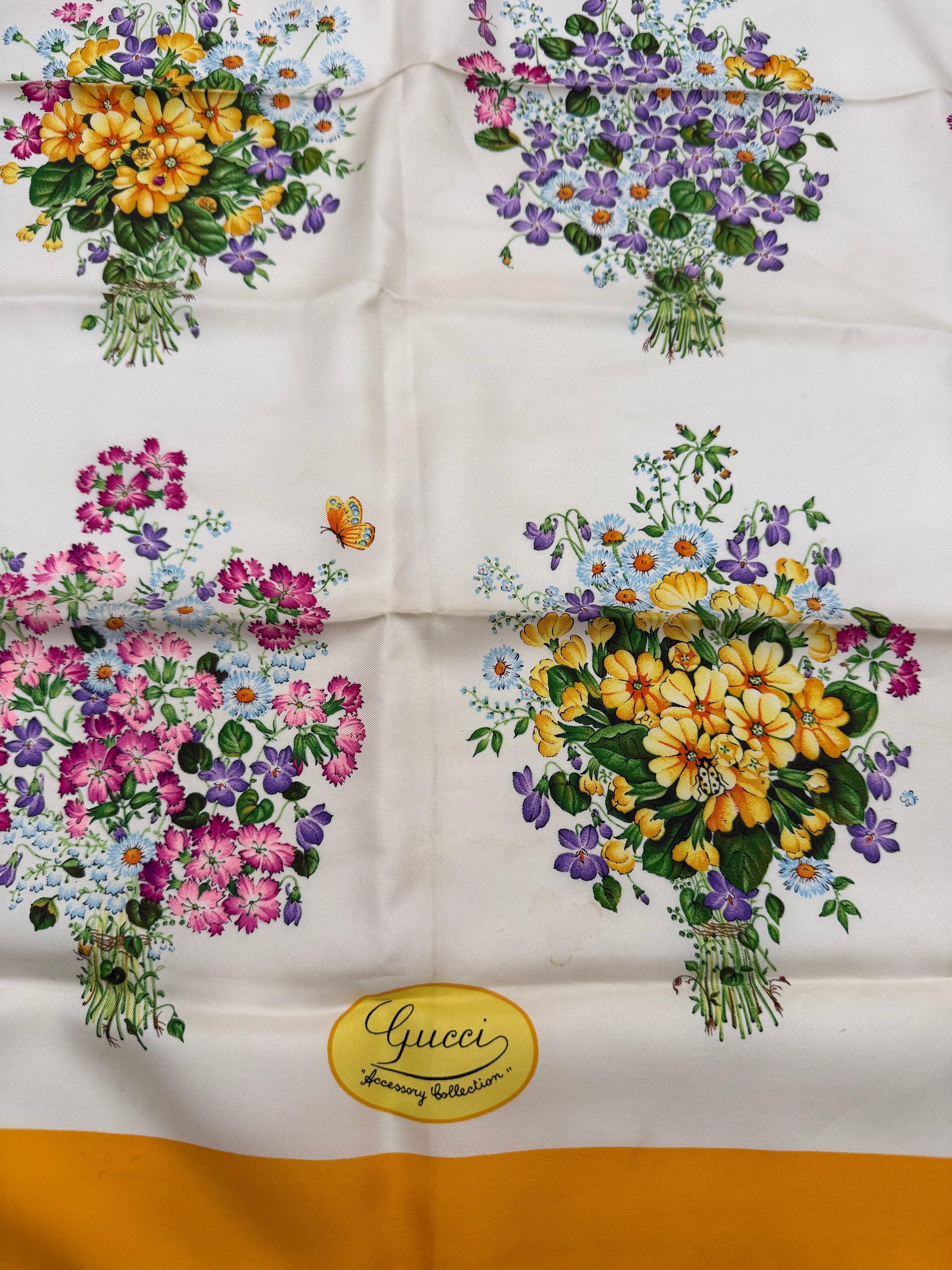 Gucci Foulard Vintage Accessory Collection Motivo Floreale con Bordo Senape - Mercatino di Ninni