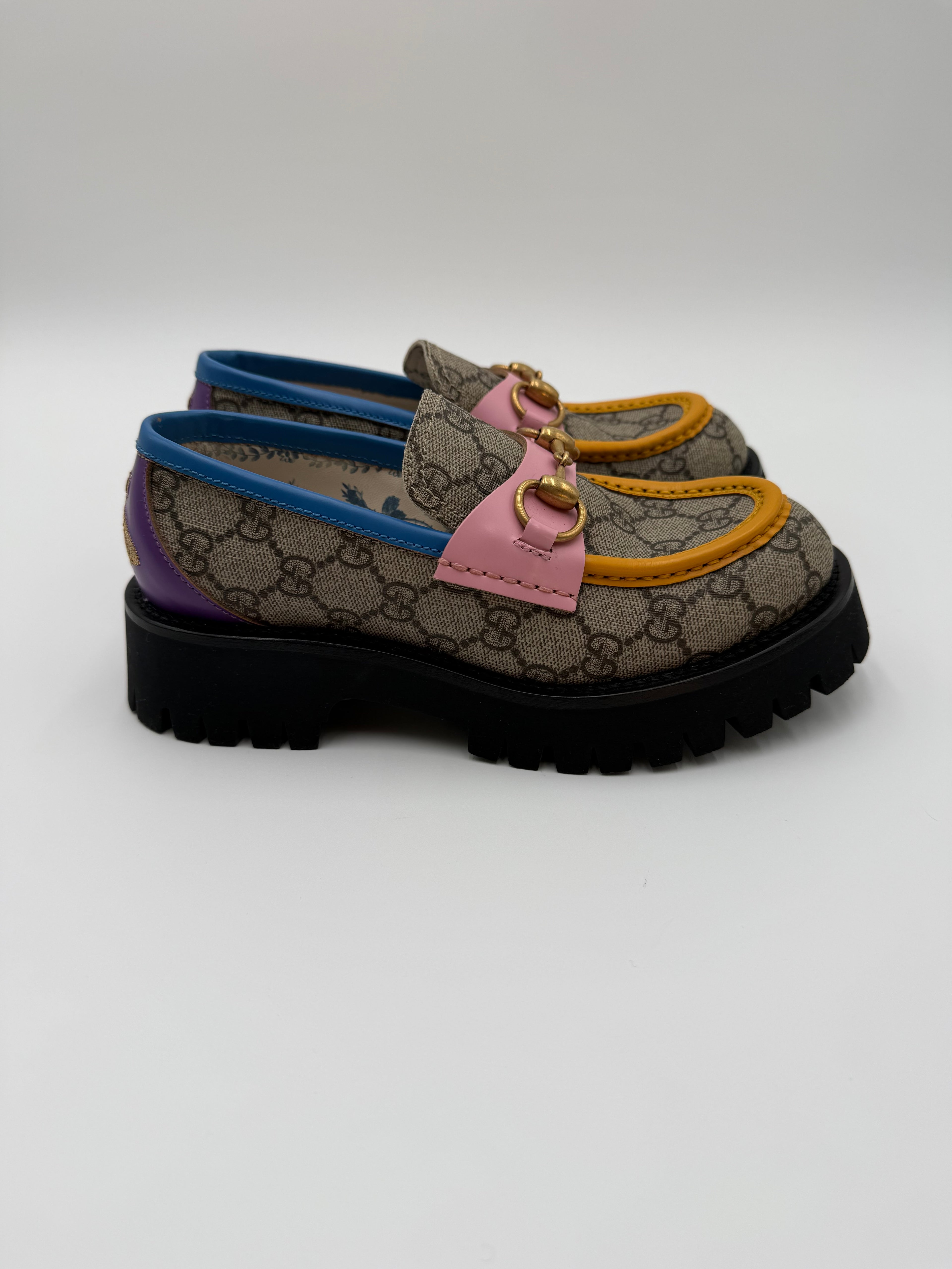 Gucci GG Supreme Loafers
