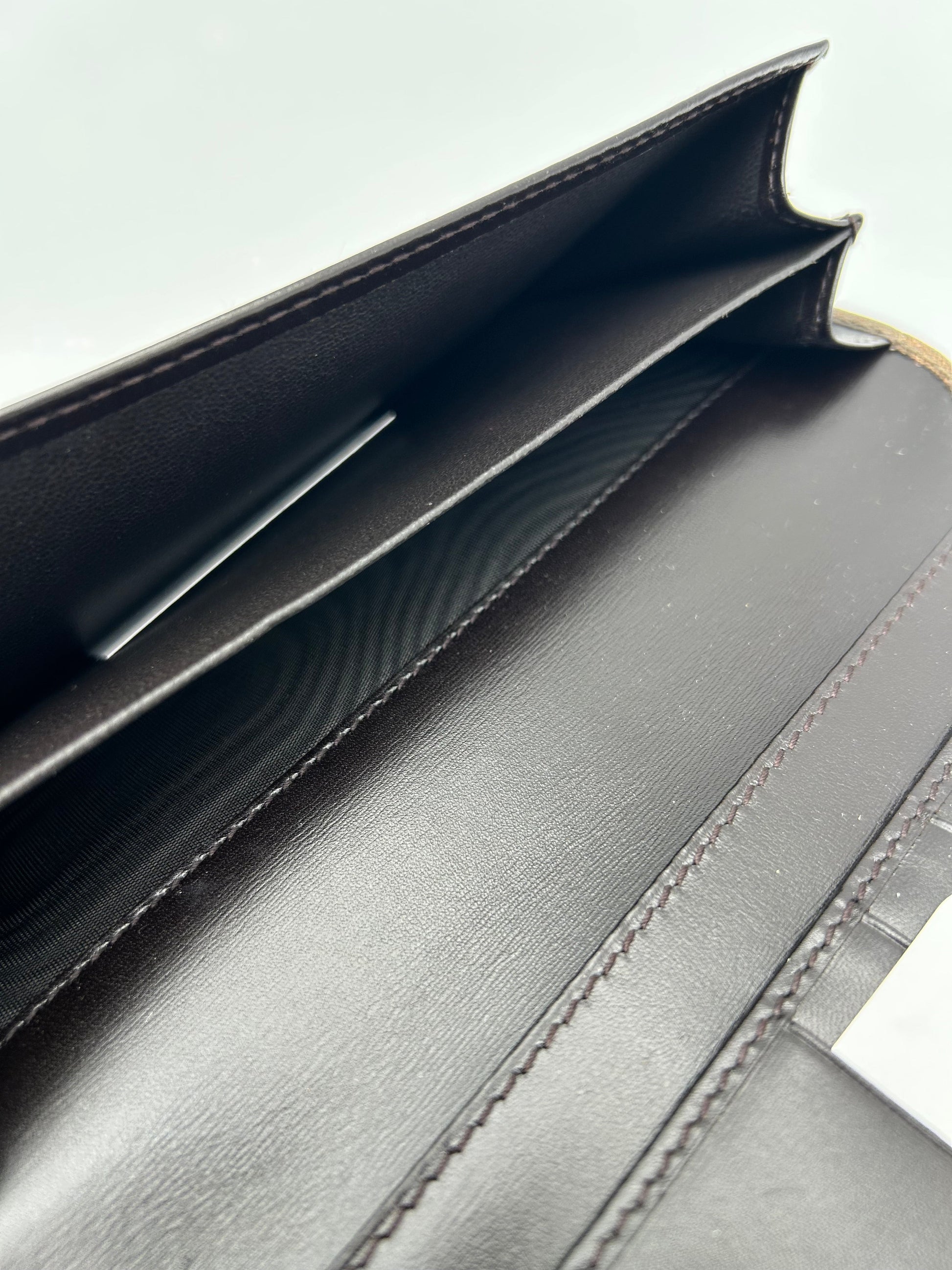 Gucci Portafoglio Hysteria in Pelle Lucida Marrone Gucci