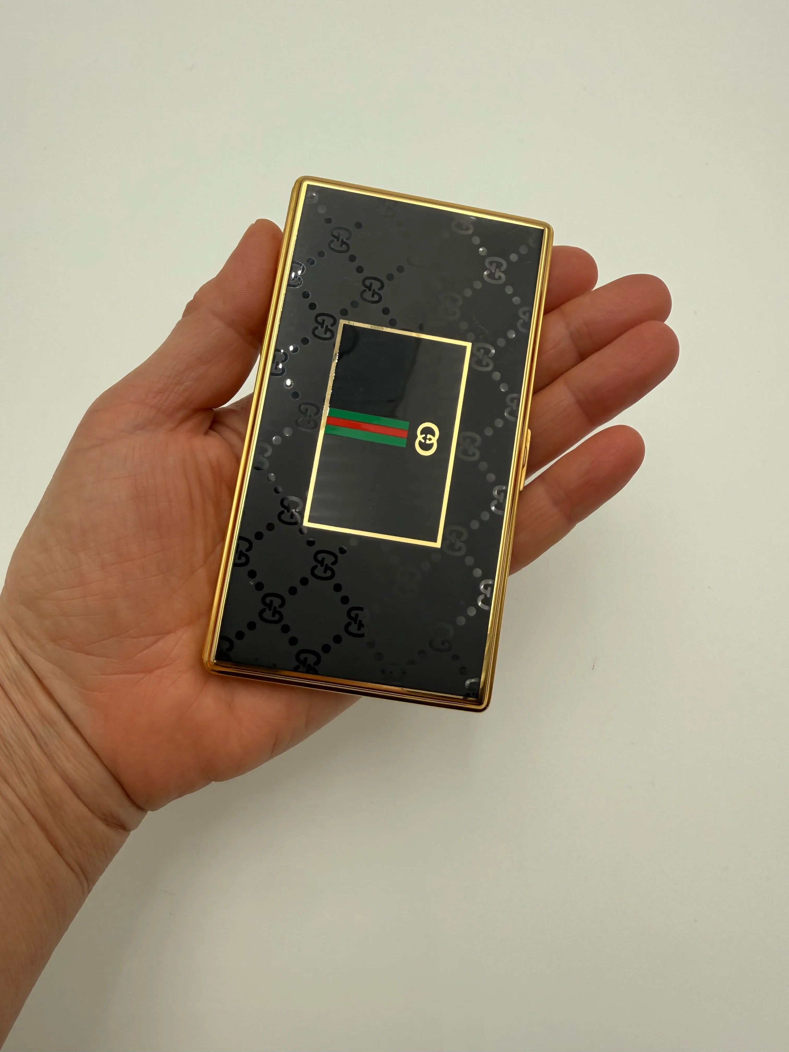 Gucci Portasigarette Vintage in Metallo Dorato - Mercatino di Ninni