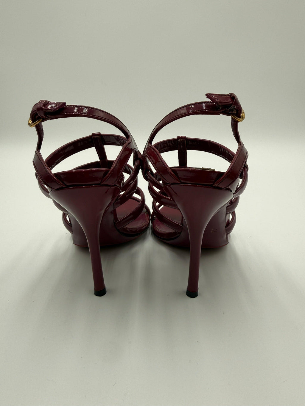 Gucci Sandali Cage Vintage by Frida Giannini in Vernice Bordeaux - Mercatino di Ninni