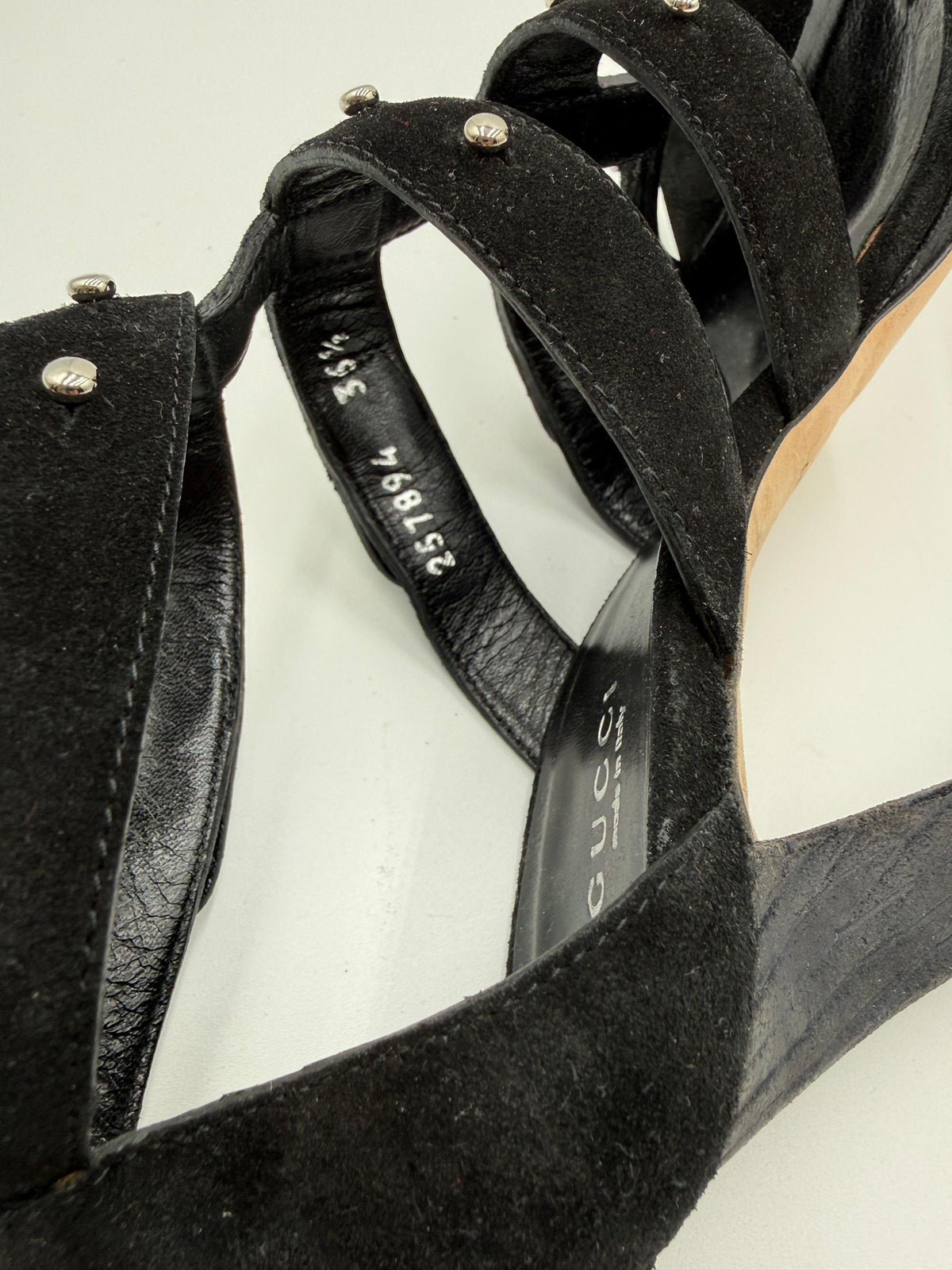 Gucci Sandali Cage by Frida Giannini in Camoscio Nero con Borchie - Mercatino di Ninni