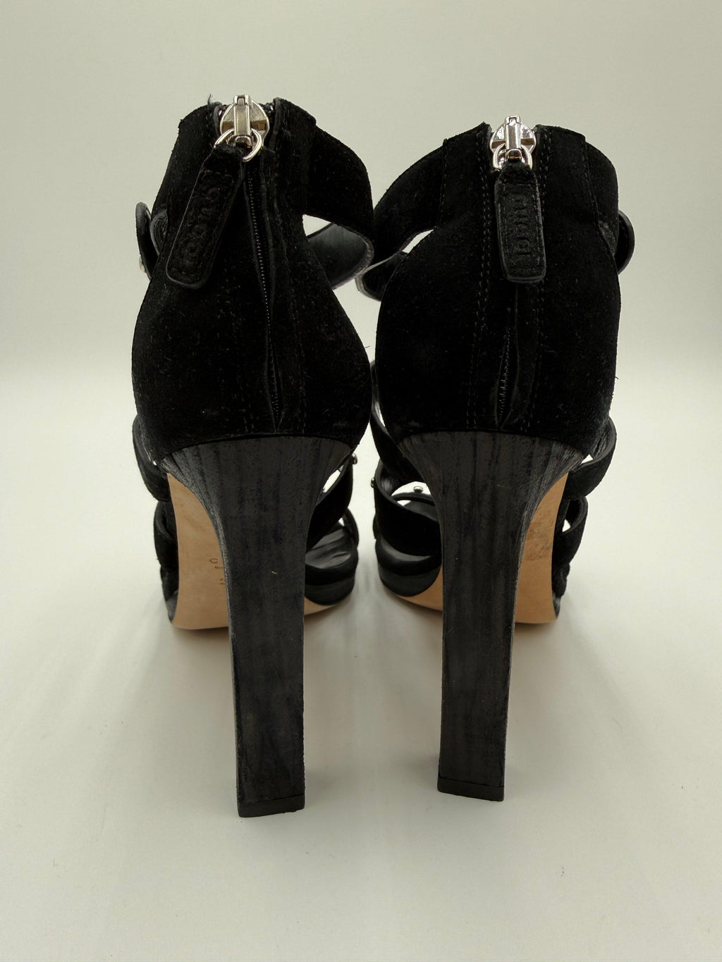 Gucci Sandali Cage by Frida Giannini in Camoscio Nero con Borchie - Mercatino di Ninni