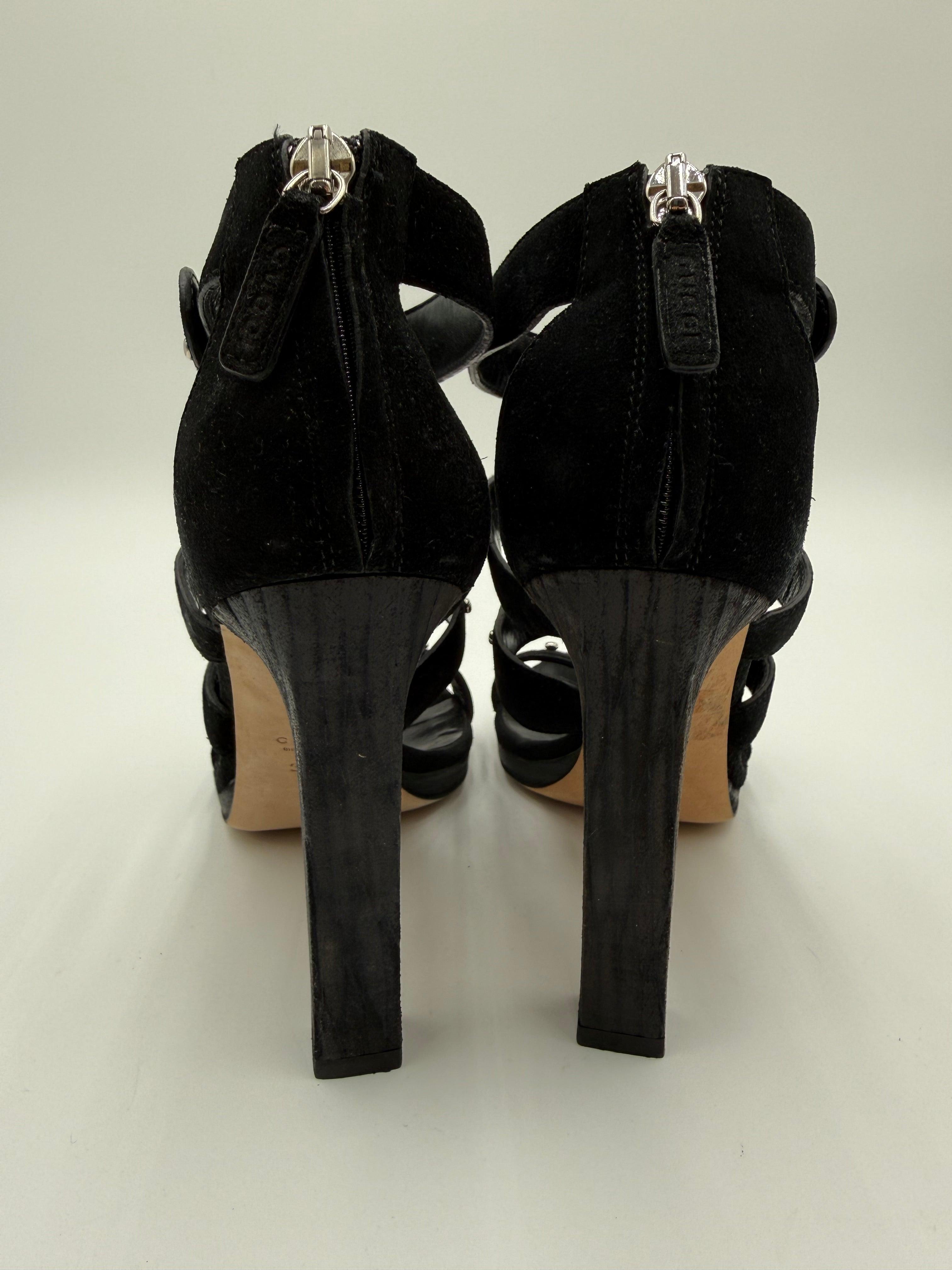Gucci Sandali Cage by Frida Giannini in Camoscio Nero con Borchie - Mercatino di Ninni