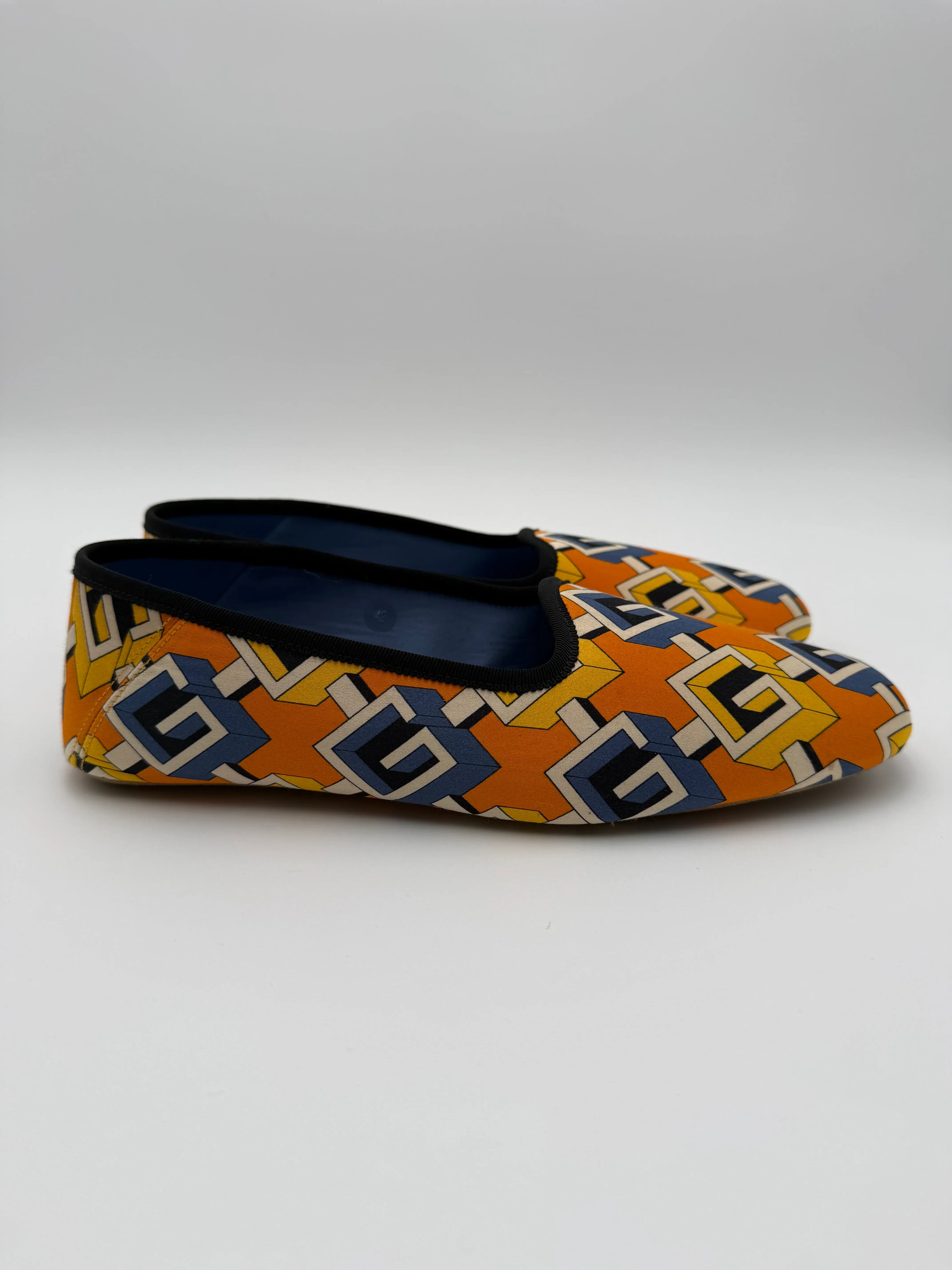 Gucci Slippers Geometric G Print in Raso Giallo e Blu - Mercatino di Ninni