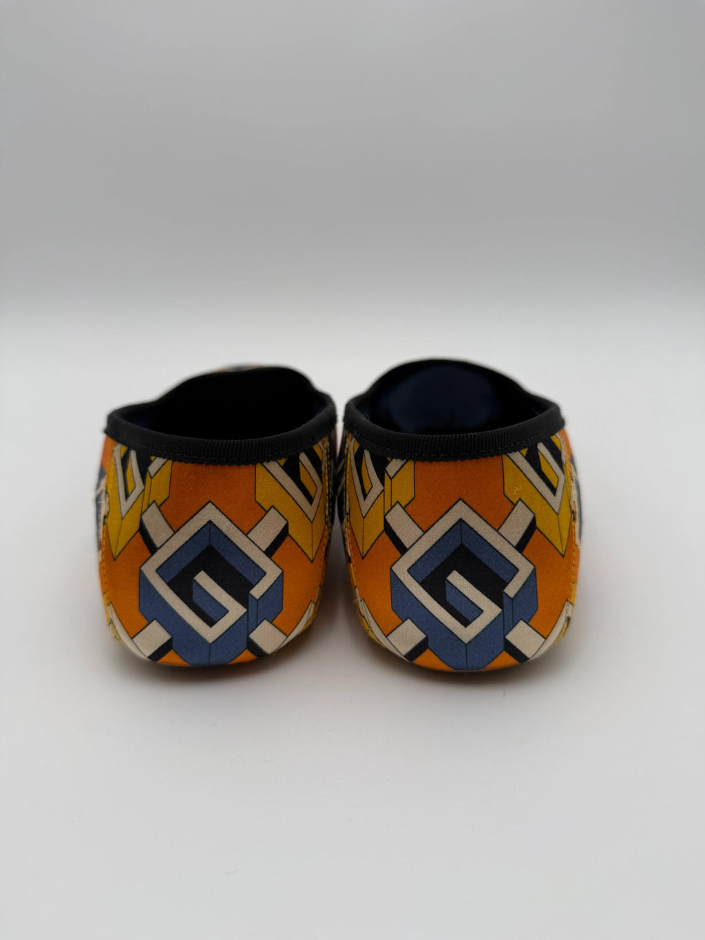 Gucci Slippers Geometric G Print in Raso Giallo e Blu - Mercatino di Ninni