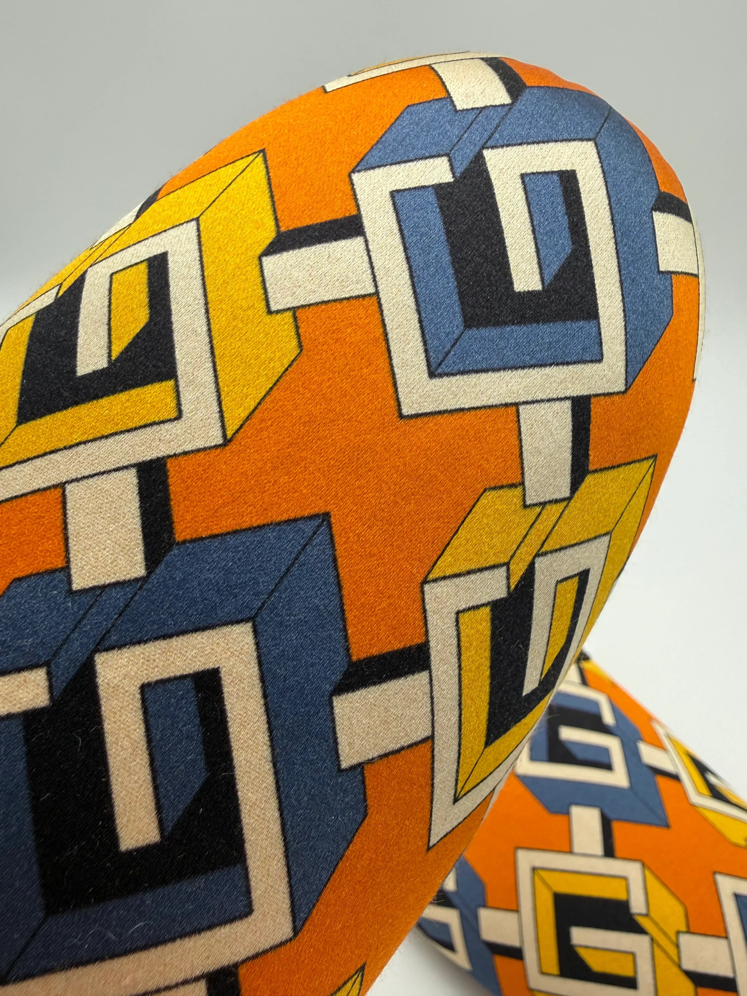 Gucci Slippers Geometric G Print in Raso Giallo e Blu - Mercatino di Ninni