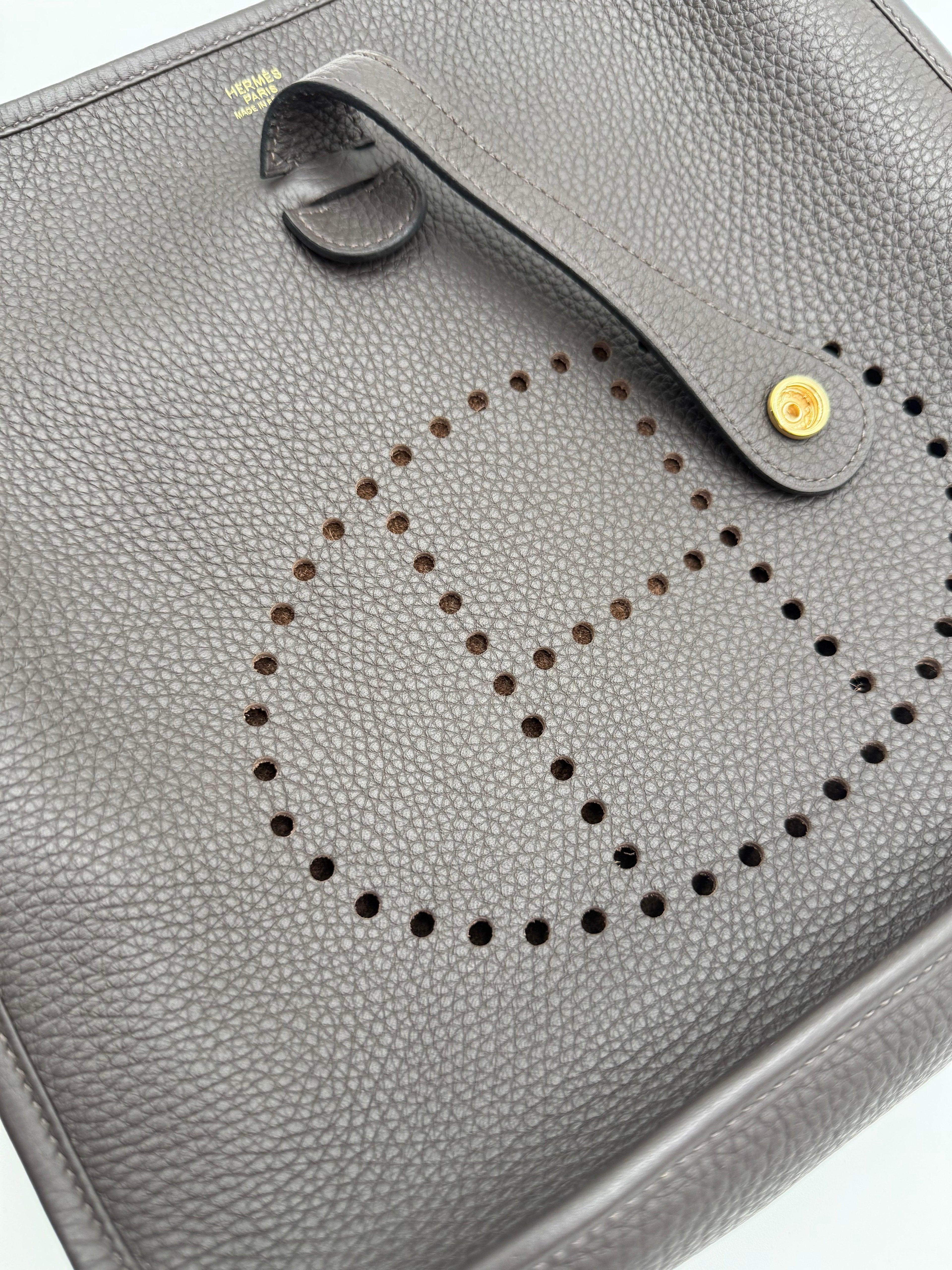 Hermès Borsa Evelyne III 29 in Pelle Taurillon Testa di Moro