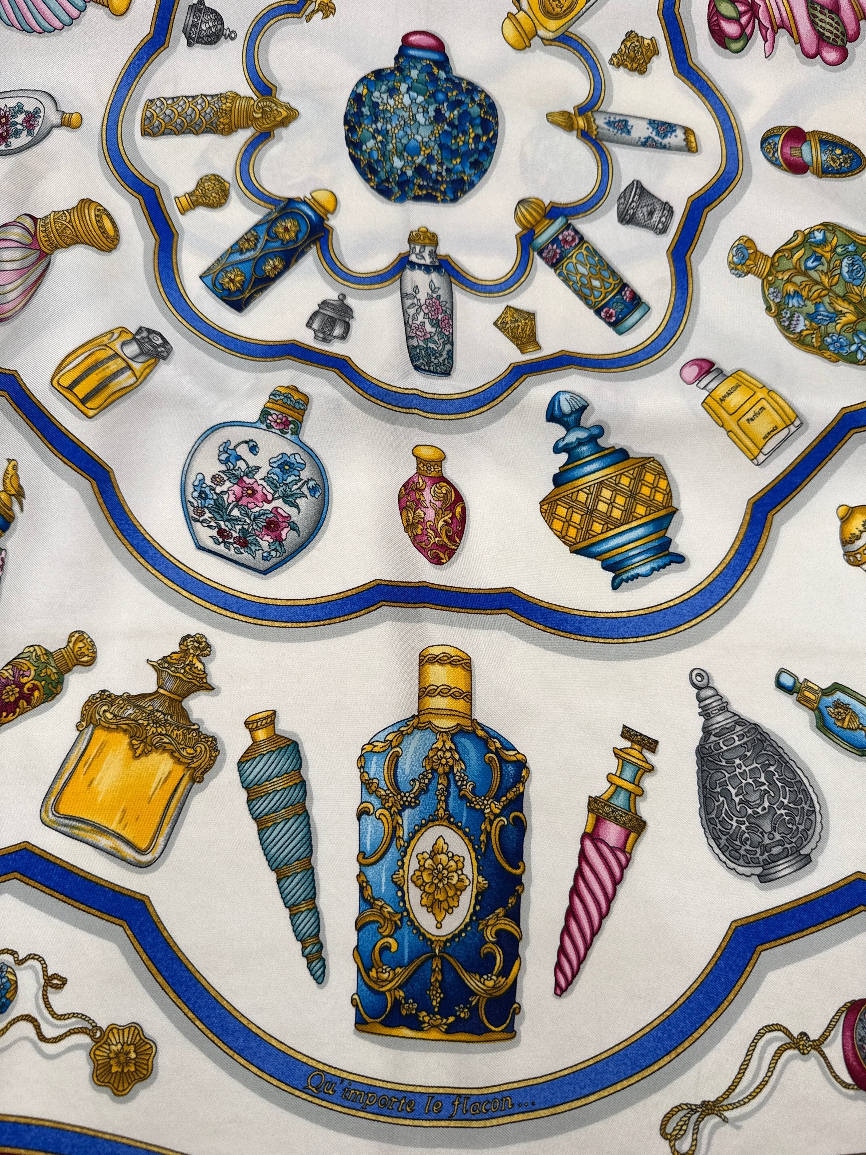 Hermès Foulard Vintage Carré di Seta “Qu’importe Le Flacon” Bordeaux Hermes