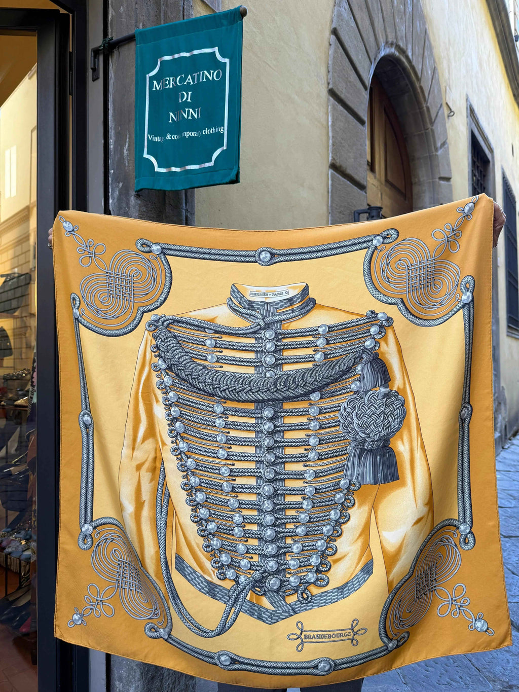 Hermès  Foulard di Seta Carré Giallo “Brandebourgs” Oro