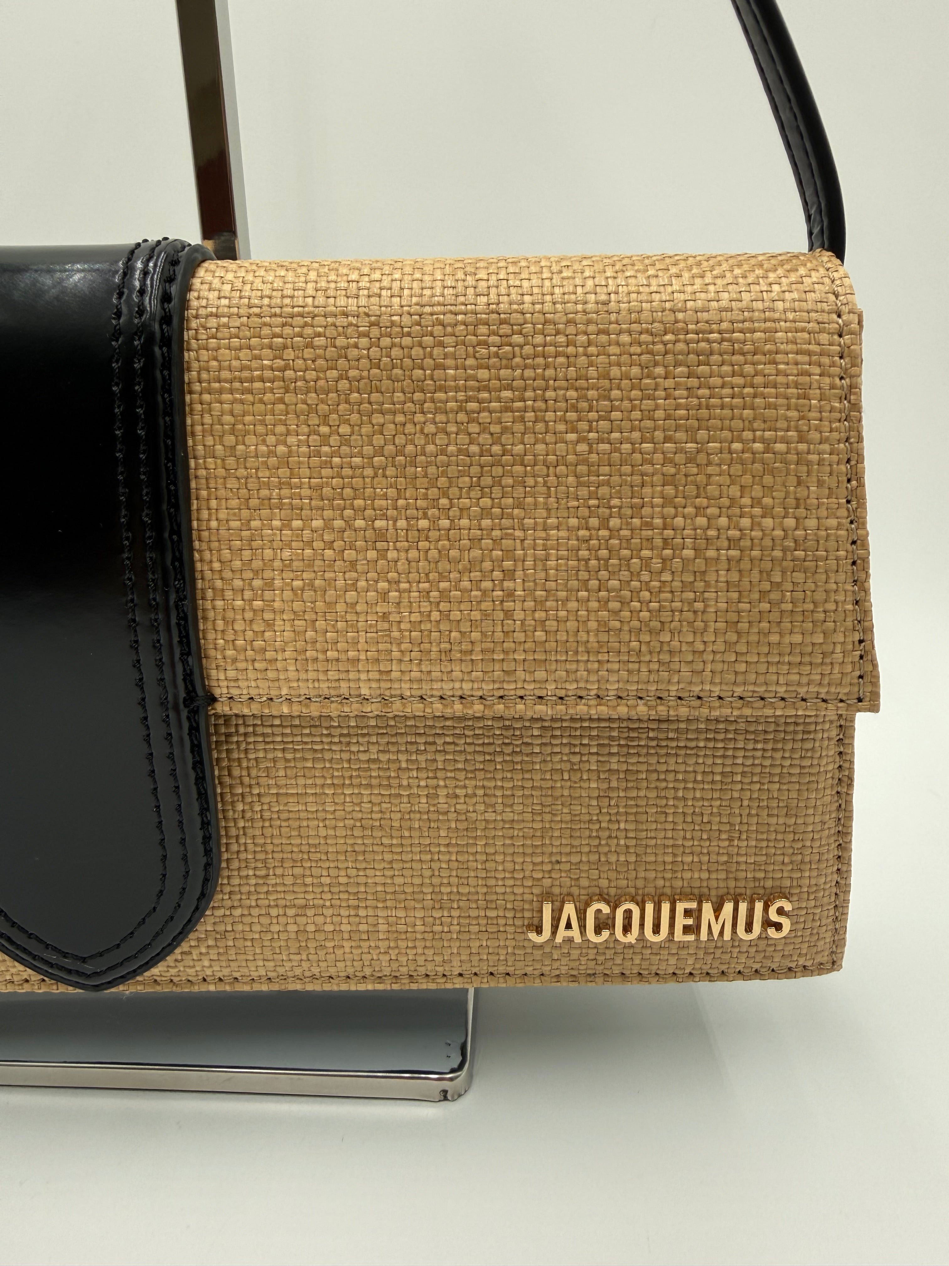 Jacquemus Borsa Le Bambino Long in Rafia Intrecciata Beige e Pelle Nera - Mercatino di Ninni