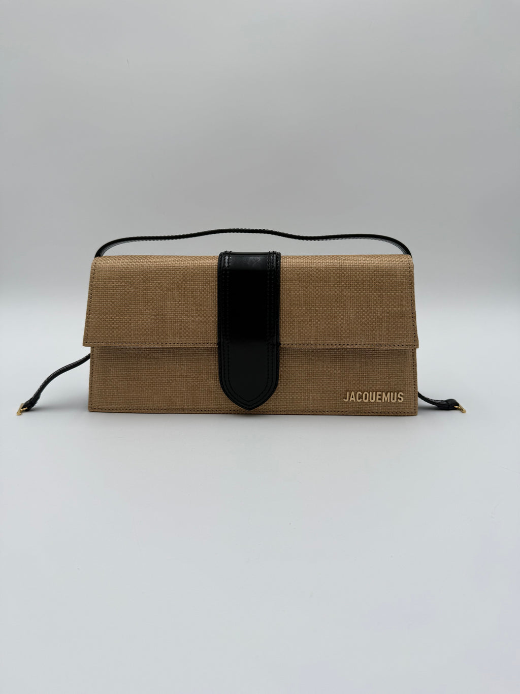 Jacquemus Borsa Le Bambino Long in Rafia Intrecciata Beige e Pelle Nera - Mercatino di Ninni