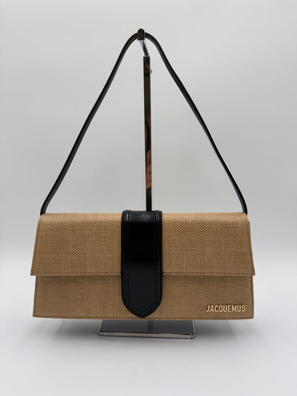 Jacquemus Borsa Le Bambino Long in Rafia Intrecciata Beige e Pelle Nera - Mercatino di Ninni