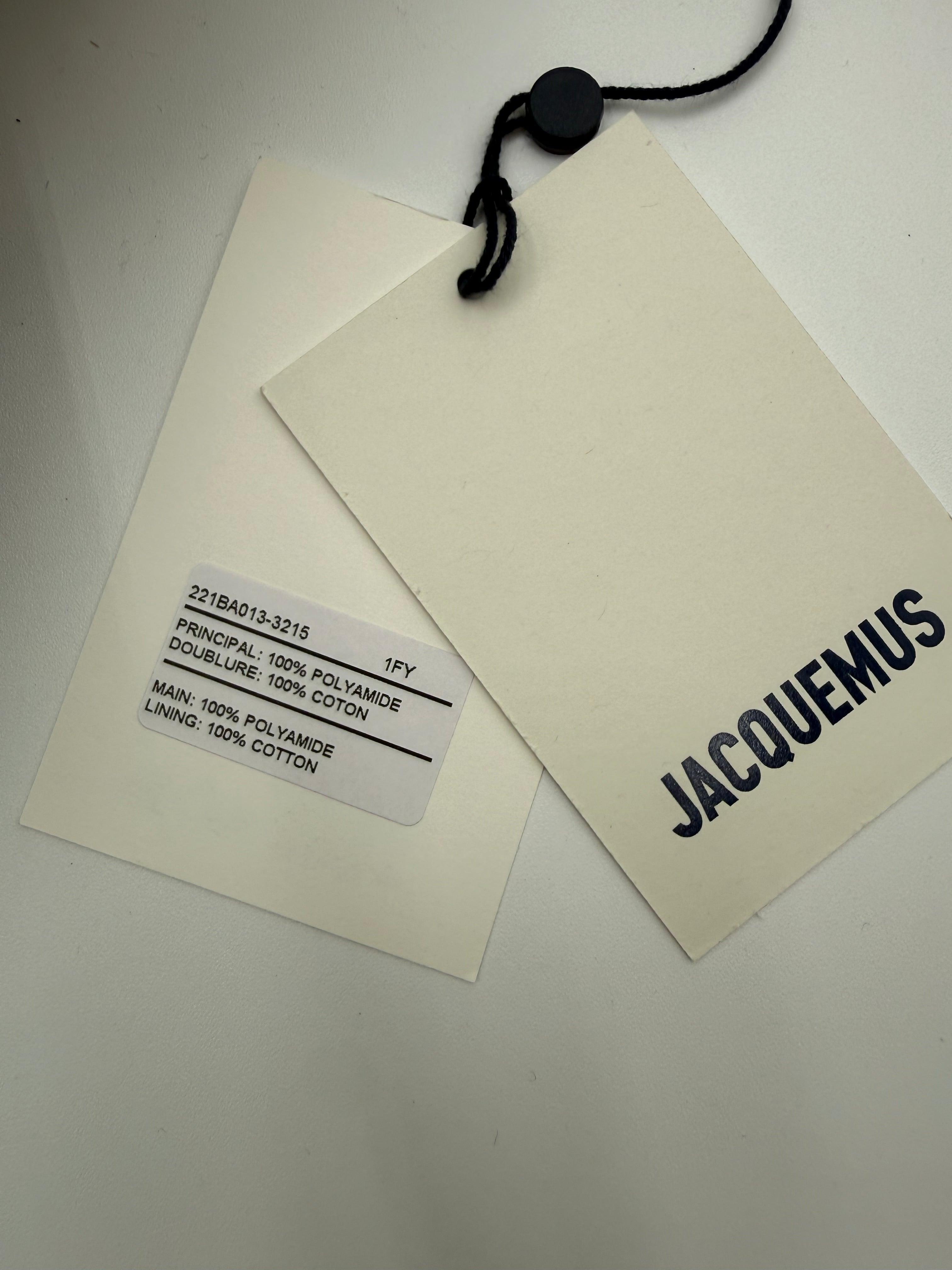 Jacquemus Borsa Le Bambino Long in Rafia Intrecciata Beige e Pelle Nera - Mercatino di Ninni