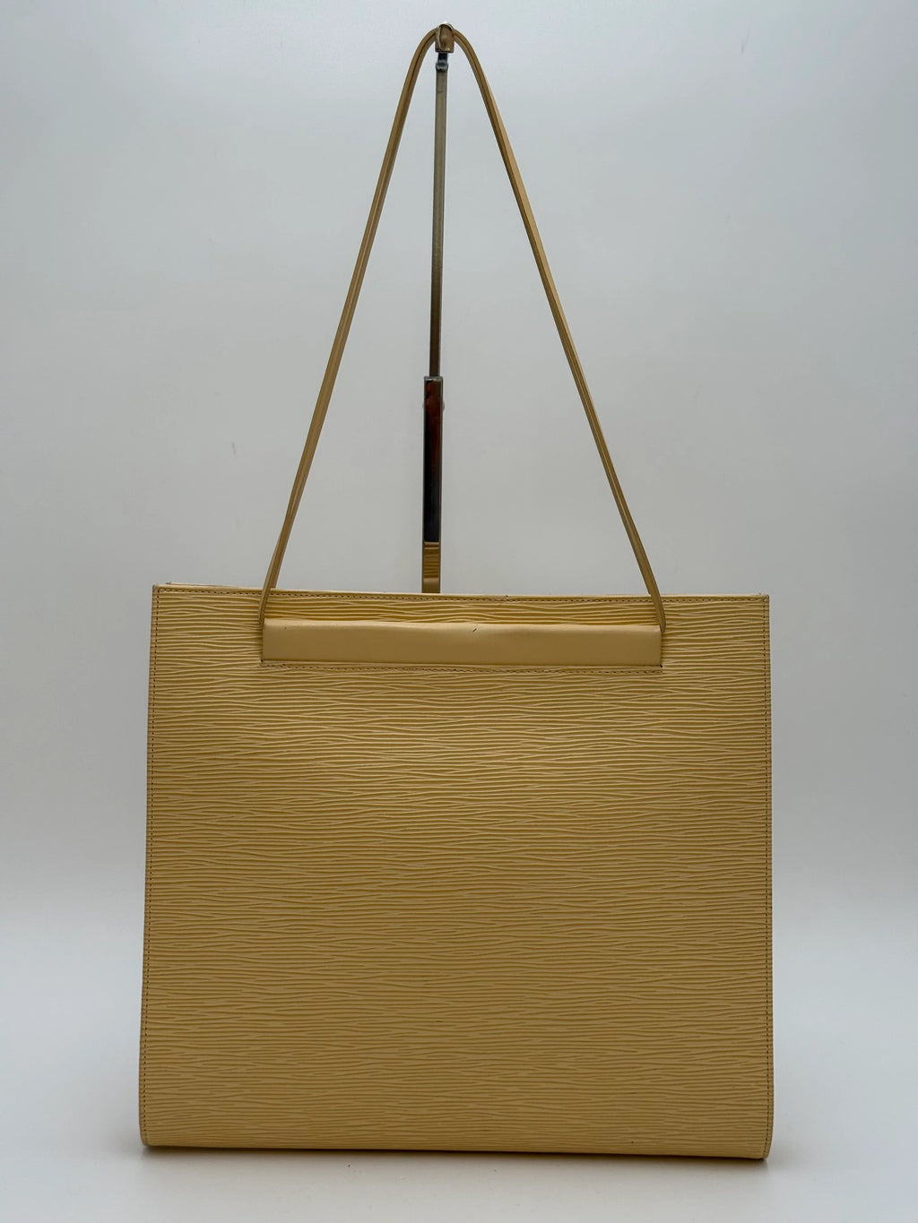 Louis Vuitton Borsa Saint Tropez in Pelle Epi Giallo Burro - Mercatino di Ninni