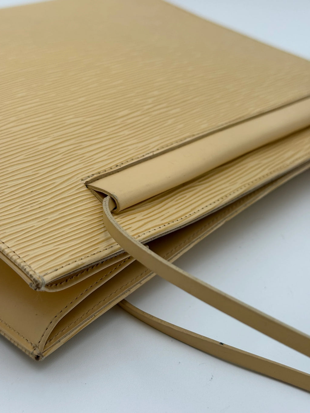 Louis Vuitton Borsa Saint Tropez in Pelle Epi Giallo Burro - Mercatino di Ninni