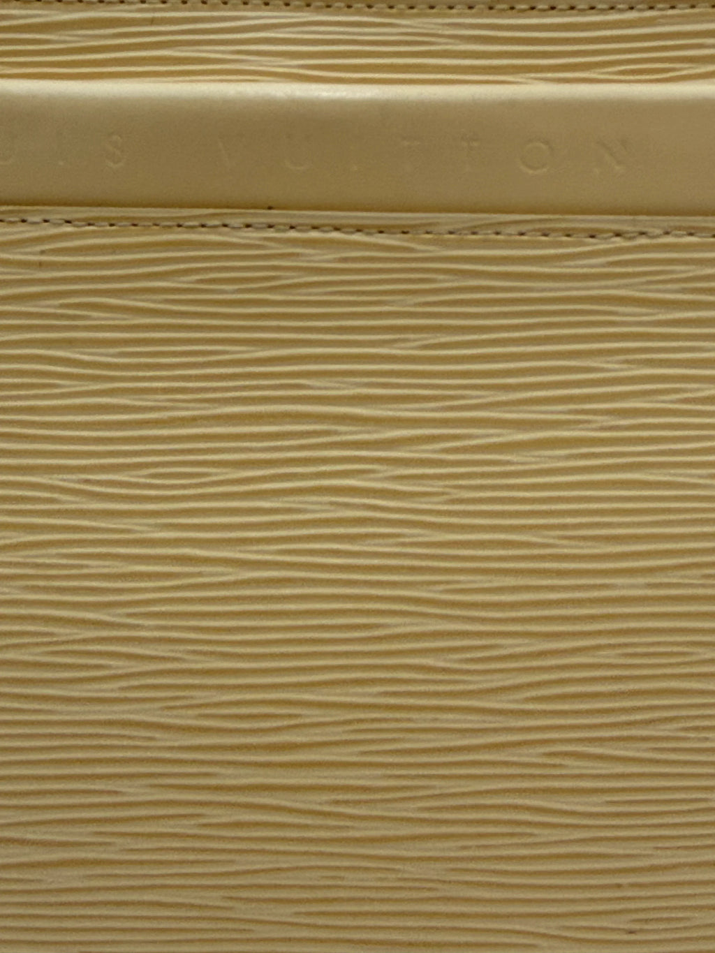 Louis Vuitton Borsa Saint Tropez in Pelle Epi Giallo Burro - Mercatino di Ninni