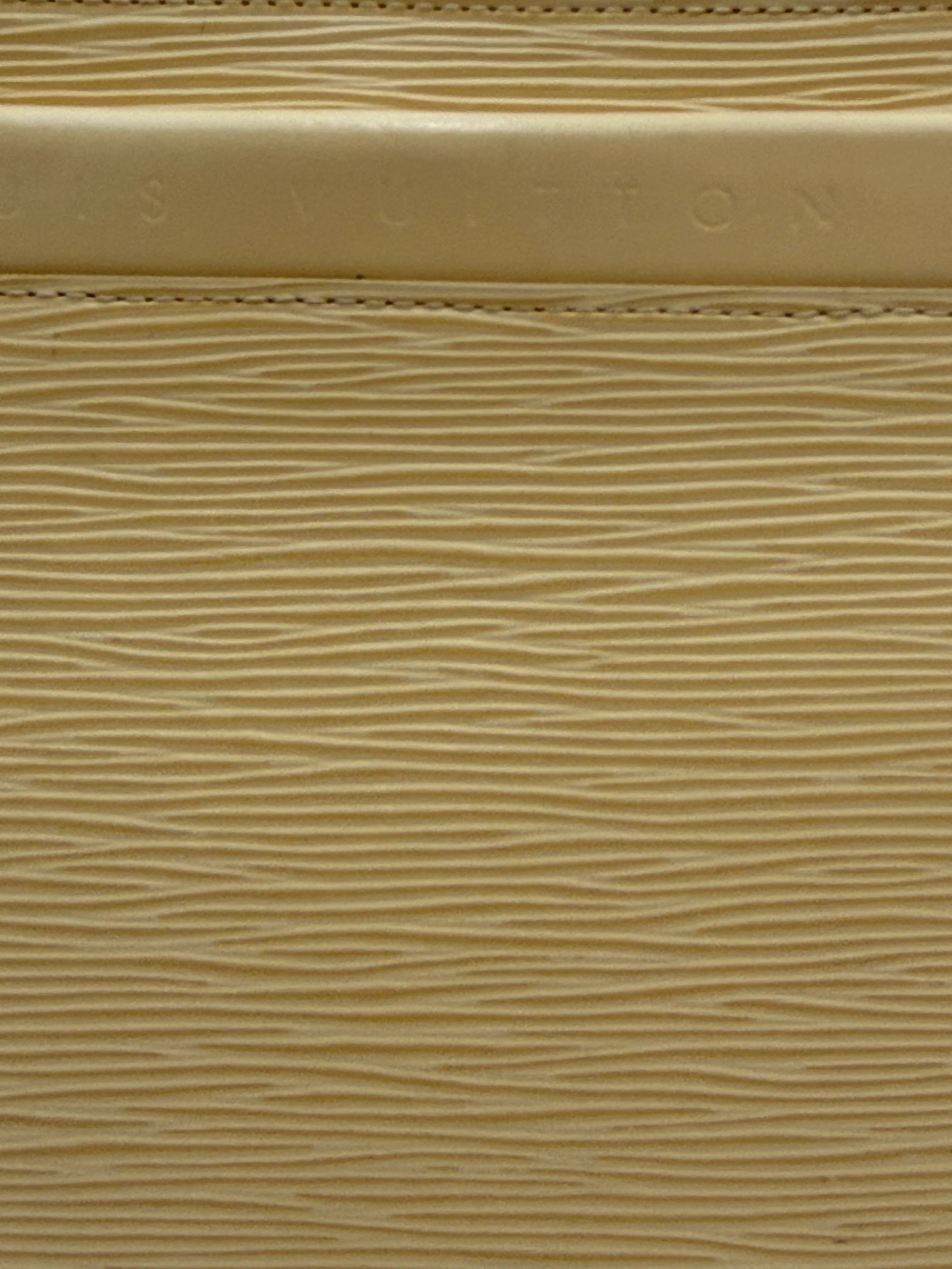 Louis Vuitton Borsa Saint Tropez in Pelle Epi Giallo Burro - Mercatino di Ninni