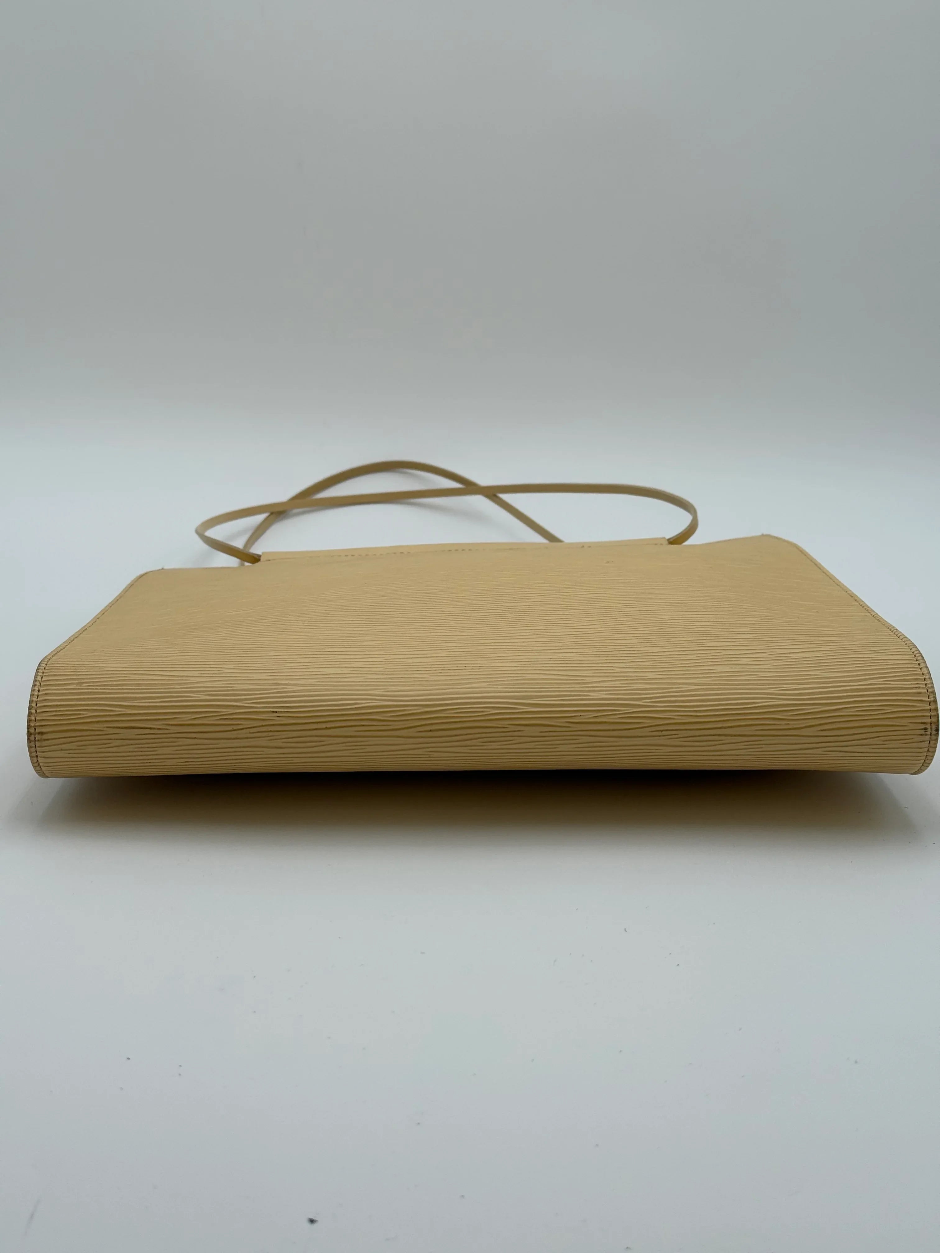 Louis Vuitton Borsa Saint Tropez in Pelle Epi Giallo Burro - Mercatino di Ninni
