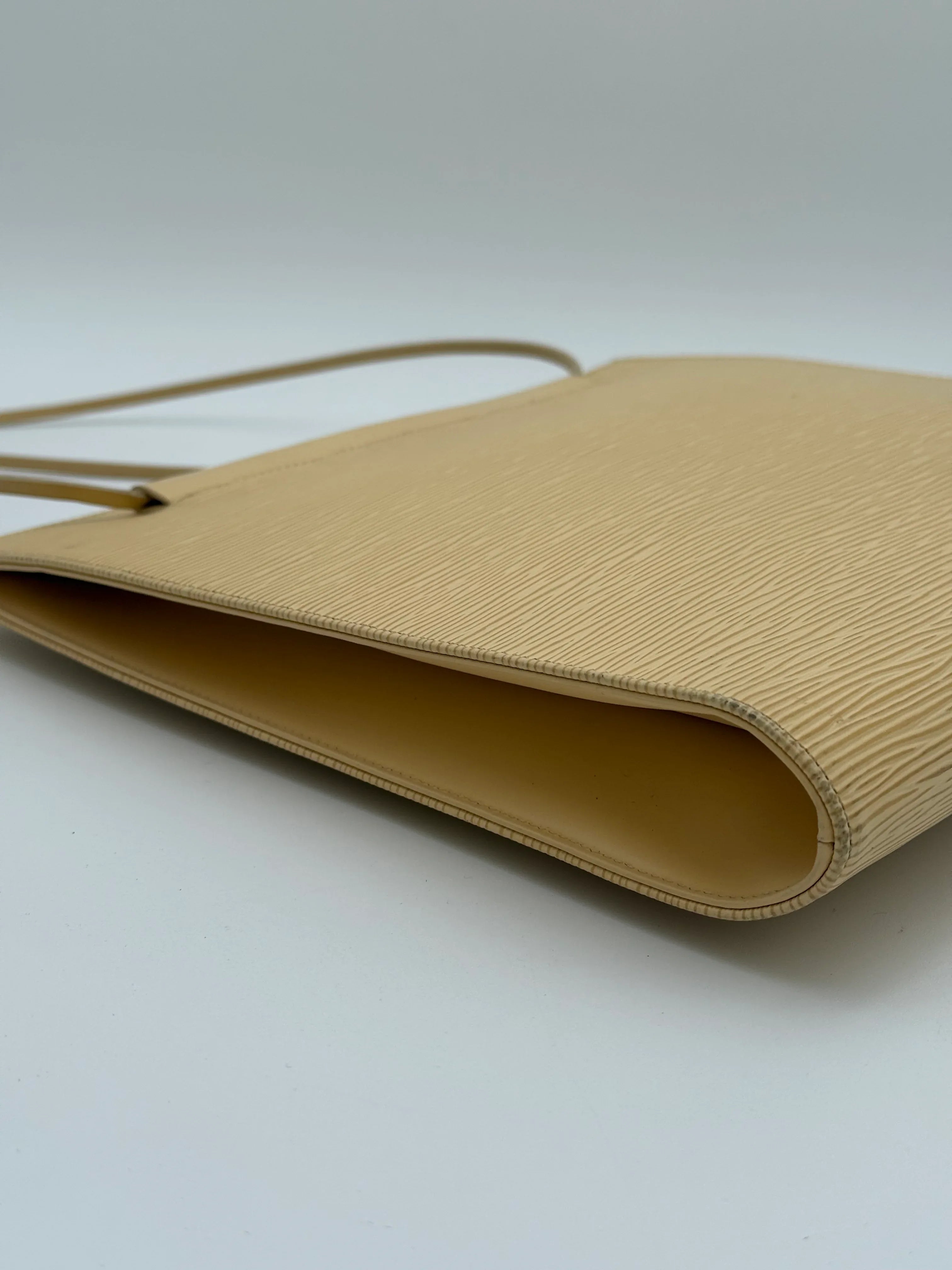 Louis Vuitton Borsa Saint Tropez in Pelle Epi Giallo Burro - Mercatino di Ninni