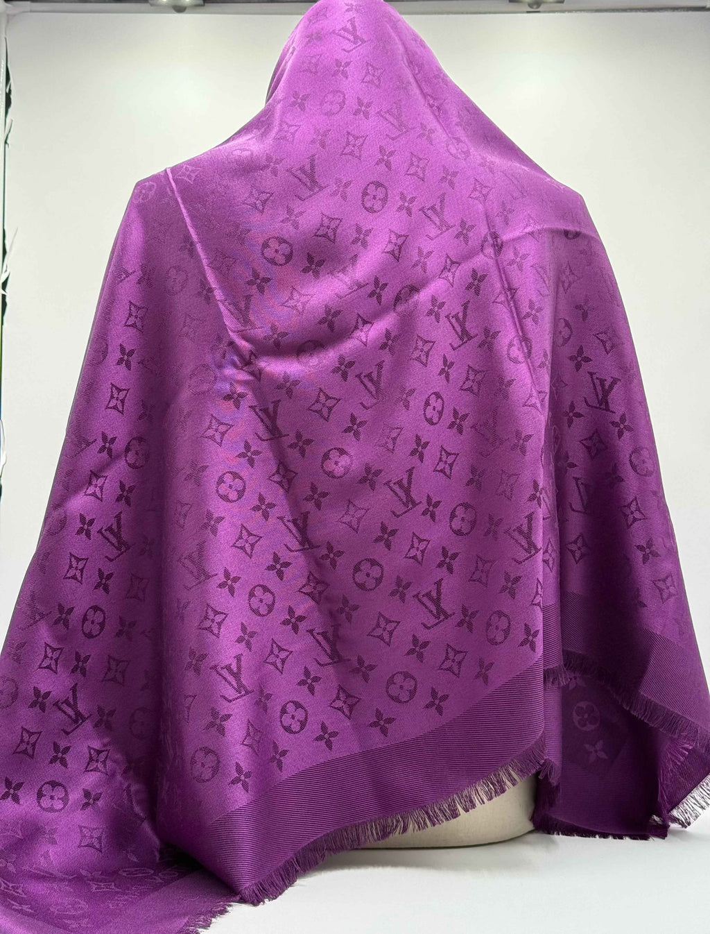 Louis Vuitton Sciarpa Secondhand in Lana e Seta Viola