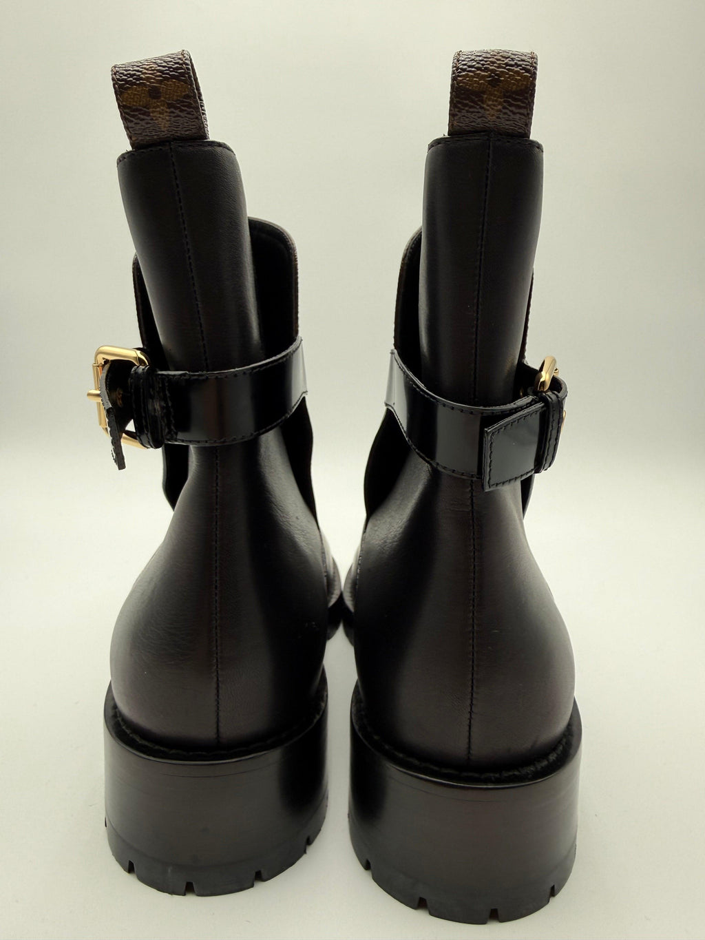Louis Vuitton Stivaletti Discovery Flat Neri - Mercatino di Ninni
