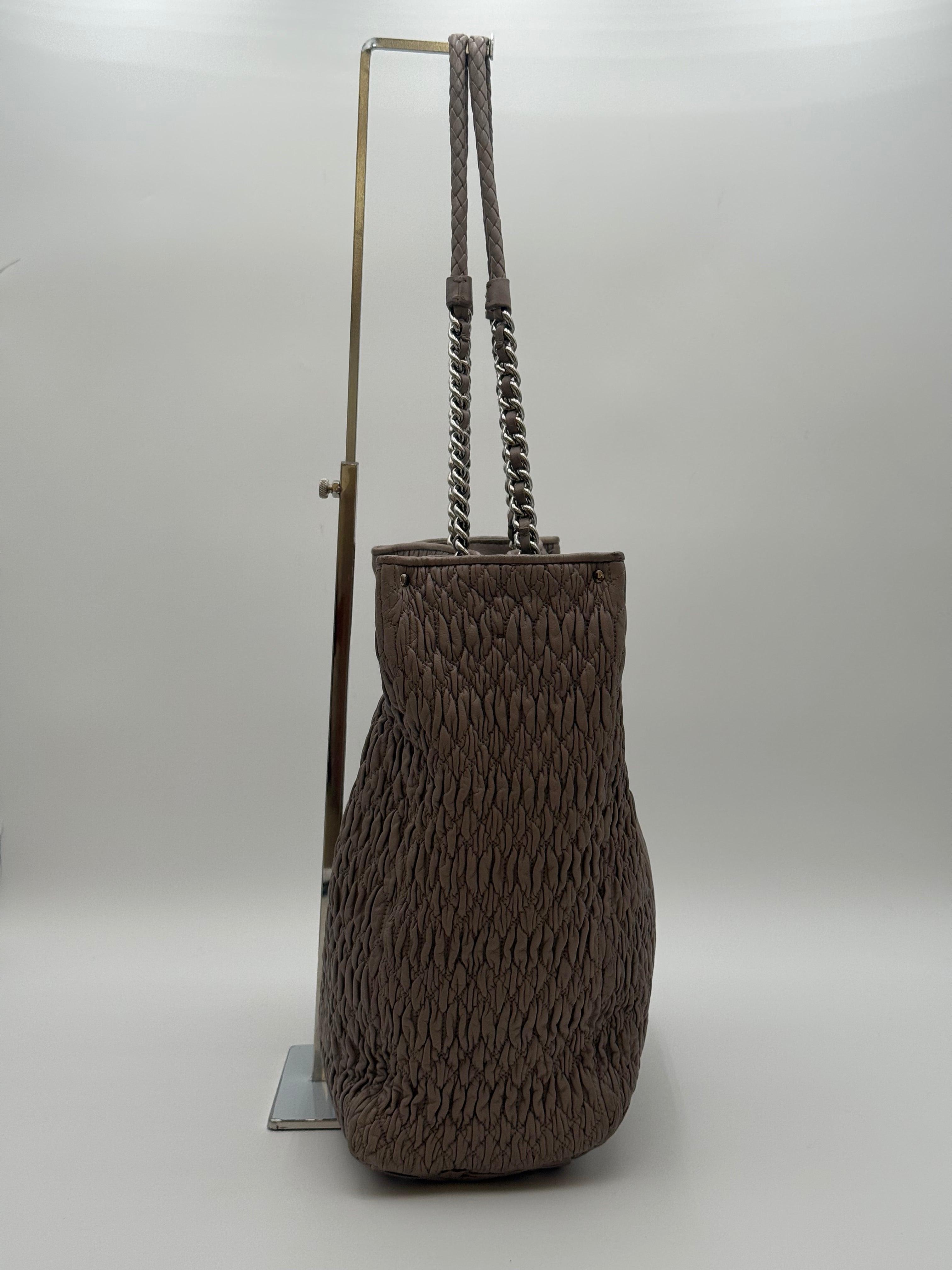 Miu Miu Borsa Shopping in Pelle Cloquet Tortora