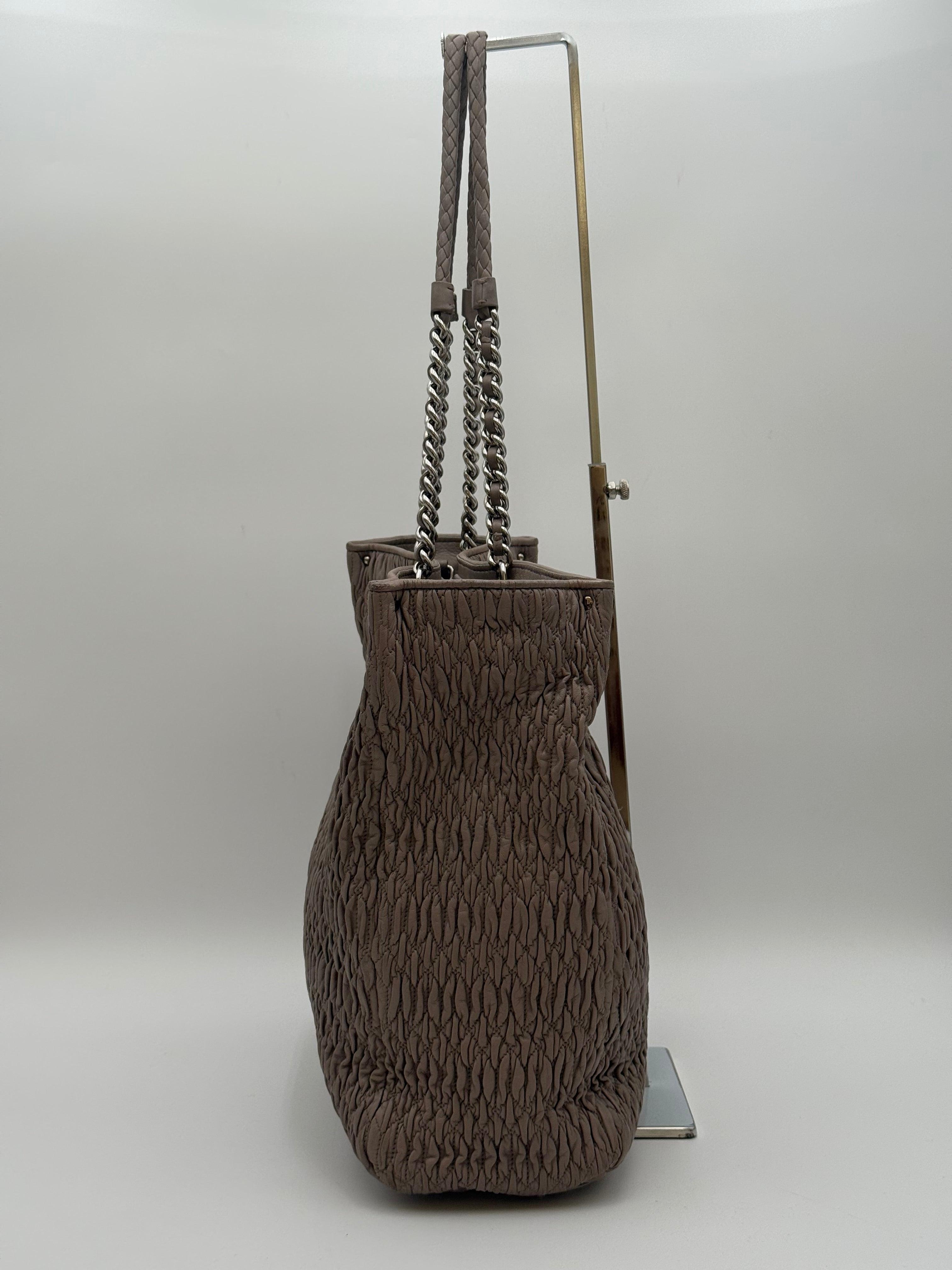 Miu Miu Borsa Shopping in Pelle Cloquet Tortora