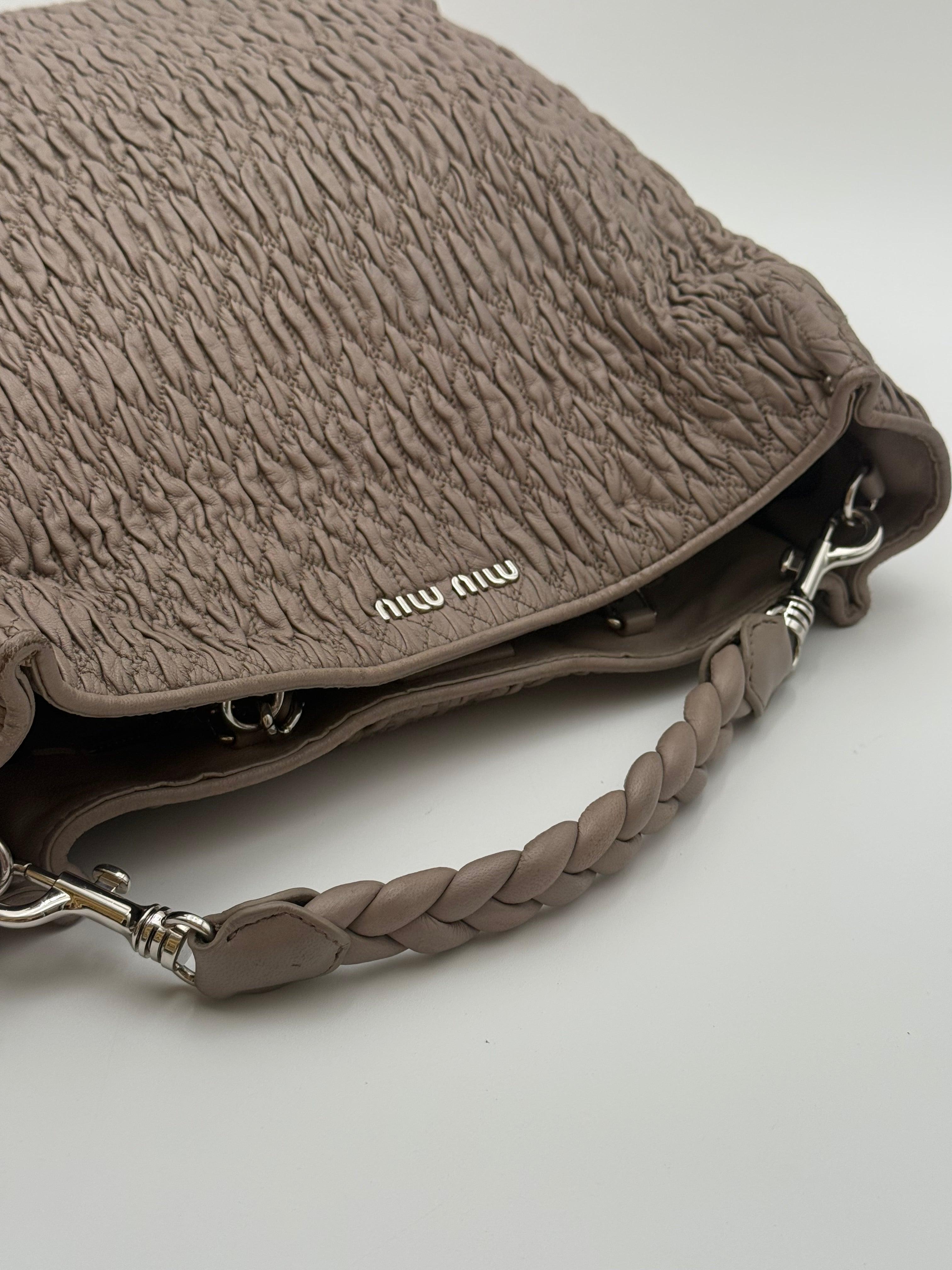 Miu Miu Borsa Shopping in Pelle Cloquet Tortora