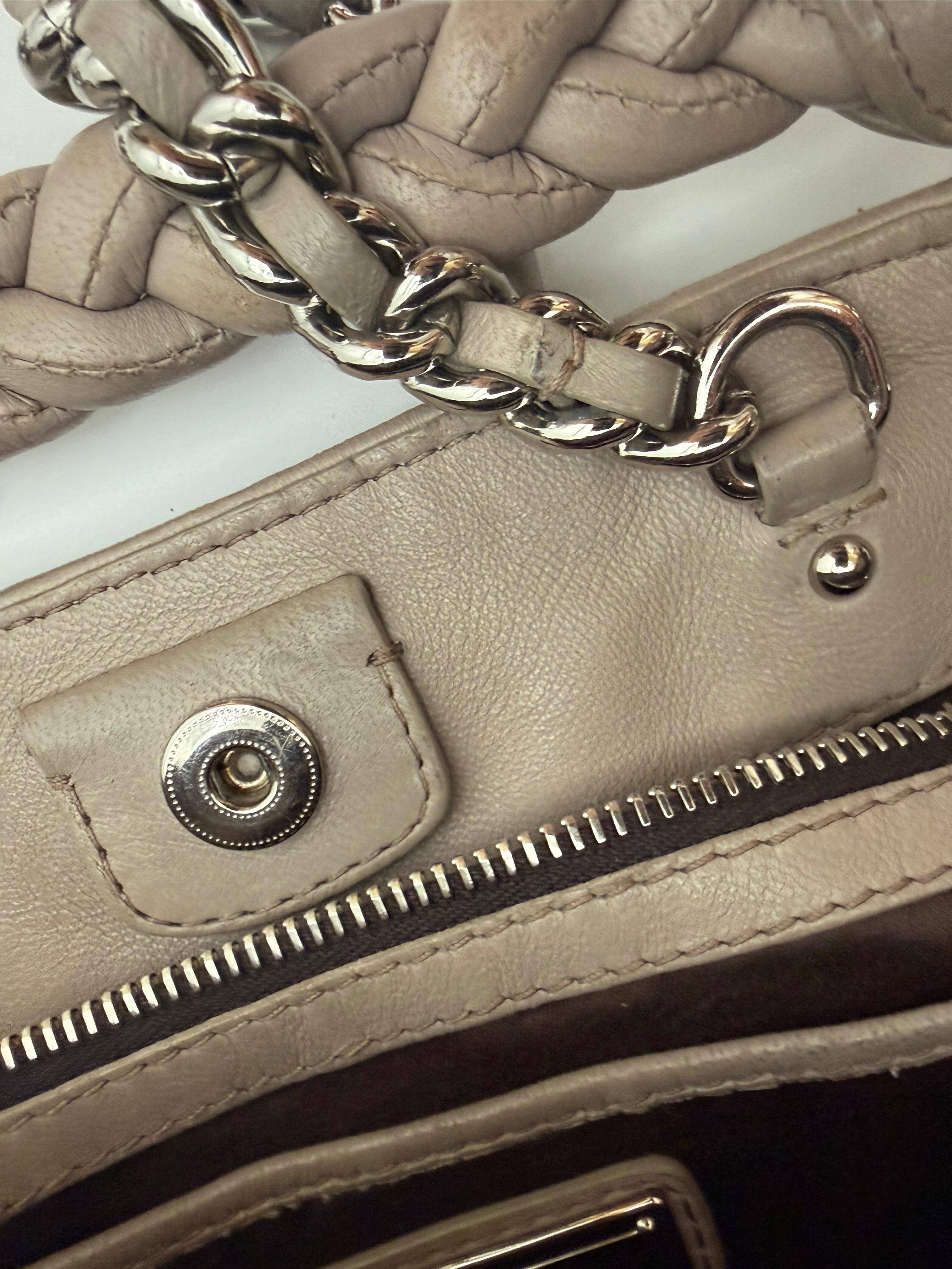 Miu Miu Borsa Shopping in Pelle Cloquet Tortora