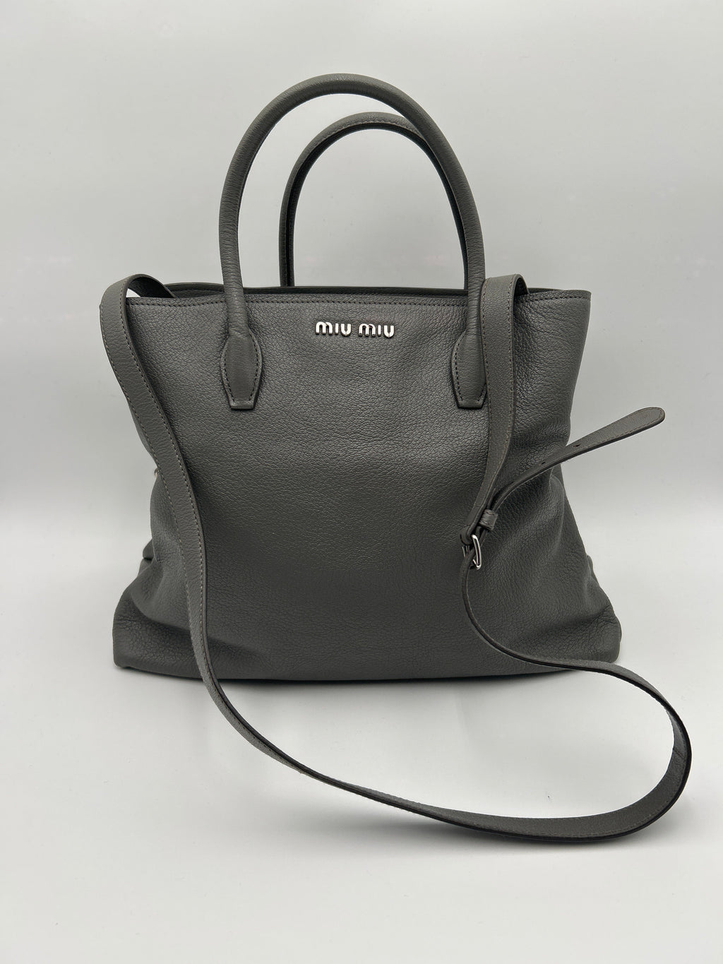 Miu Miu Borsa Tote in Pelle Grigia Miumiu