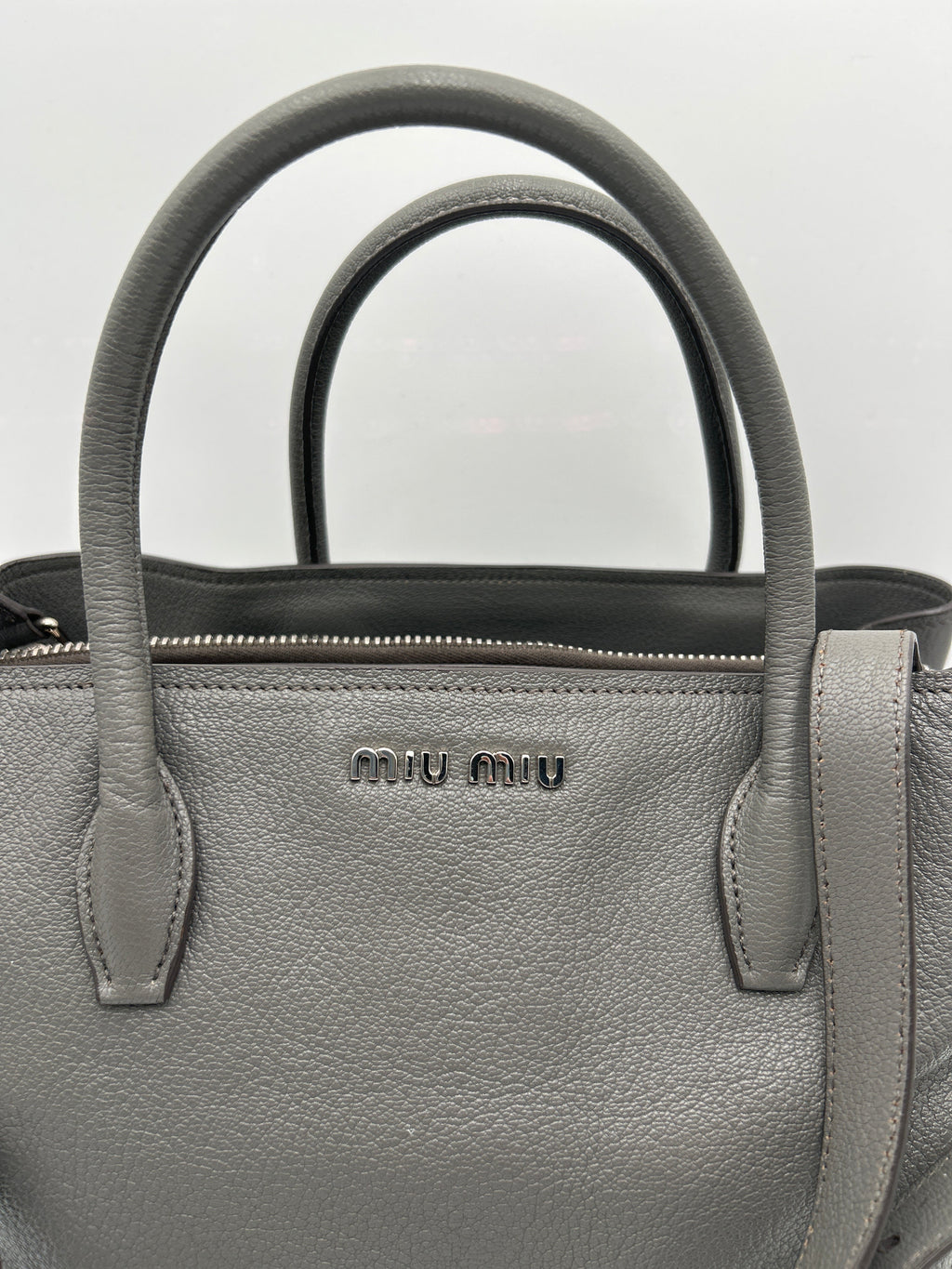 Miu Miu Borsa Tote in Pelle Grigia Miumiu