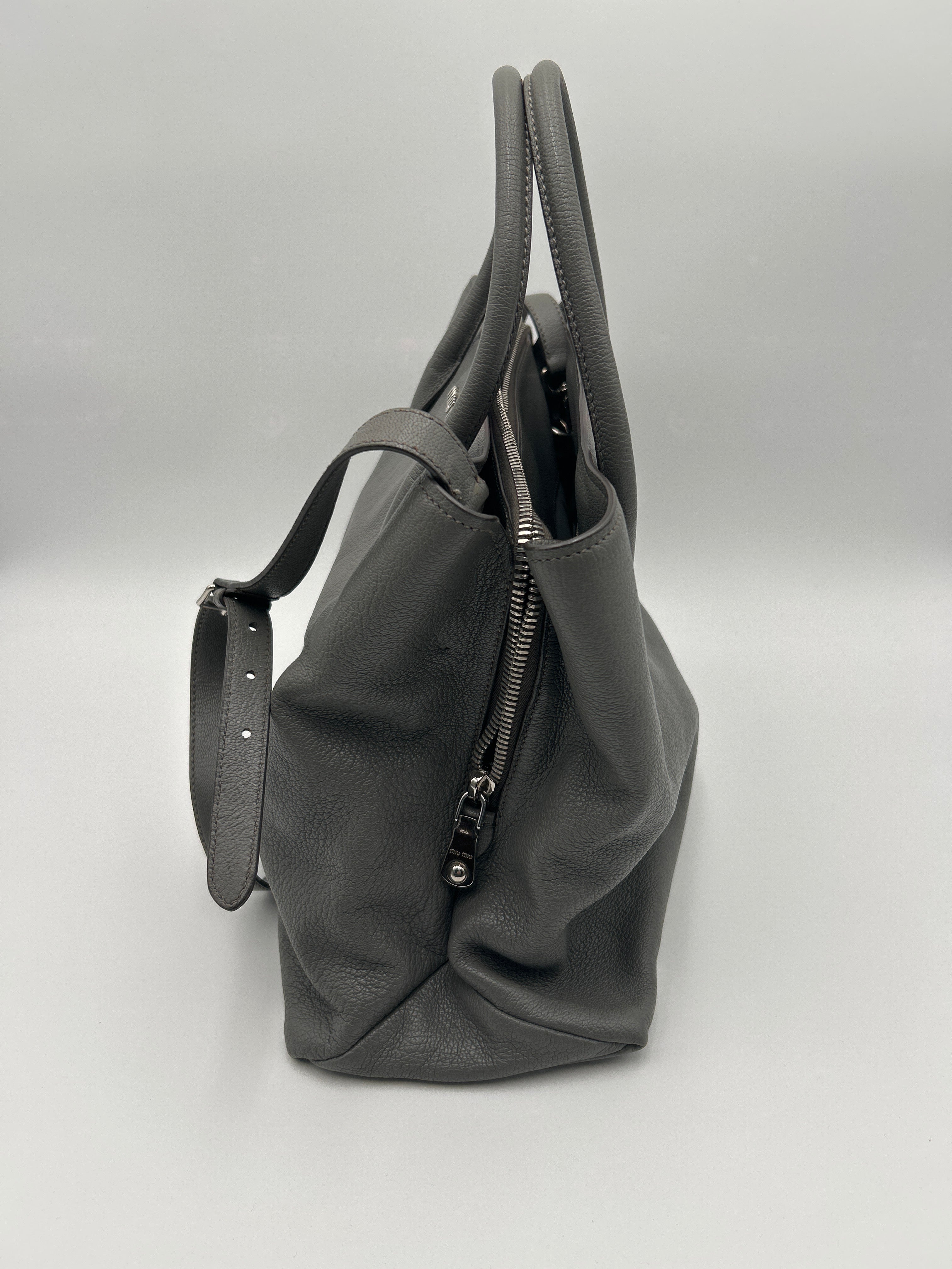 Miu Miu Borsa Tote in Pelle Grigia Miumiu