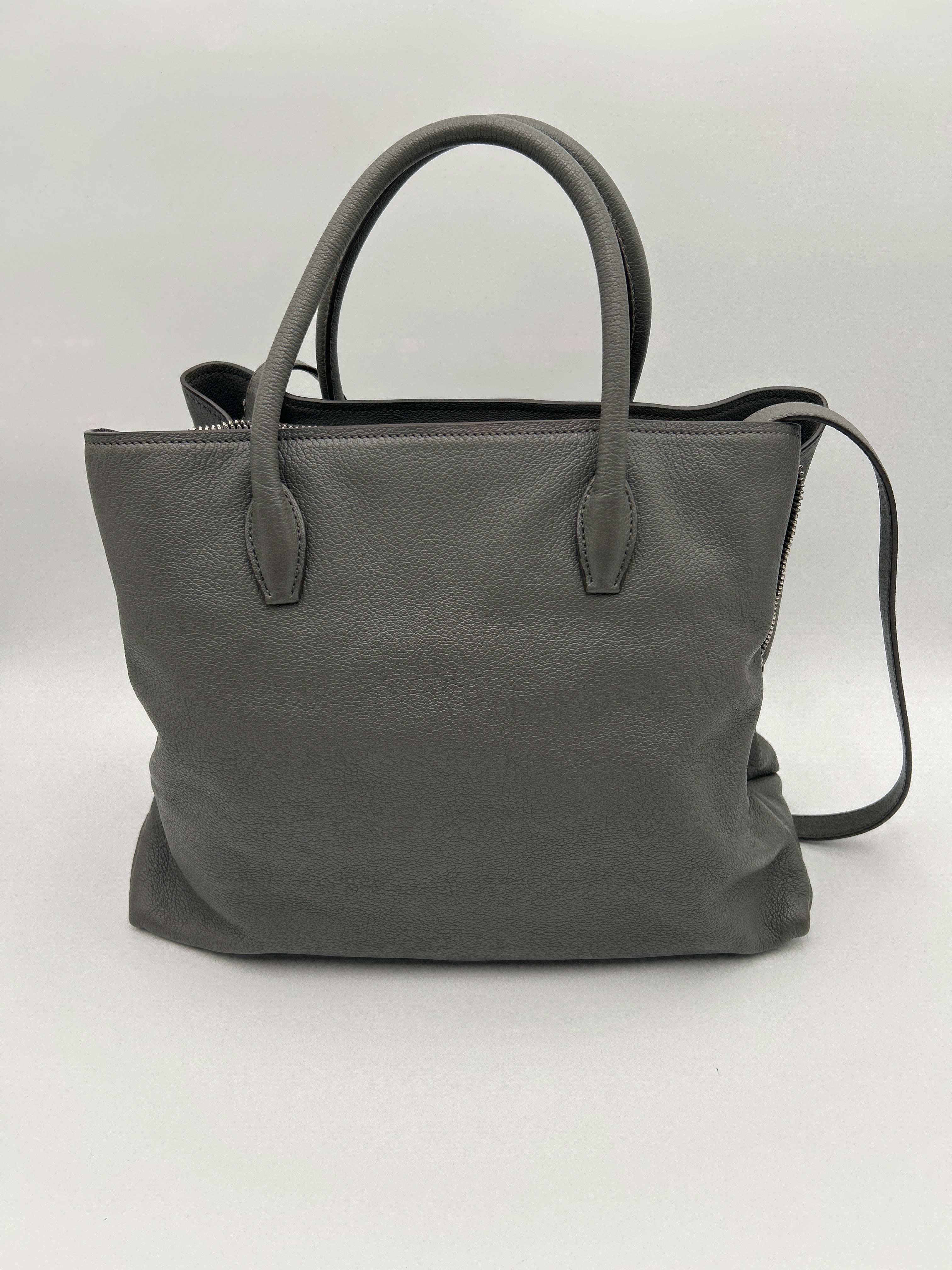 Miu Miu Borsa Tote in Pelle Grigia Miumiu