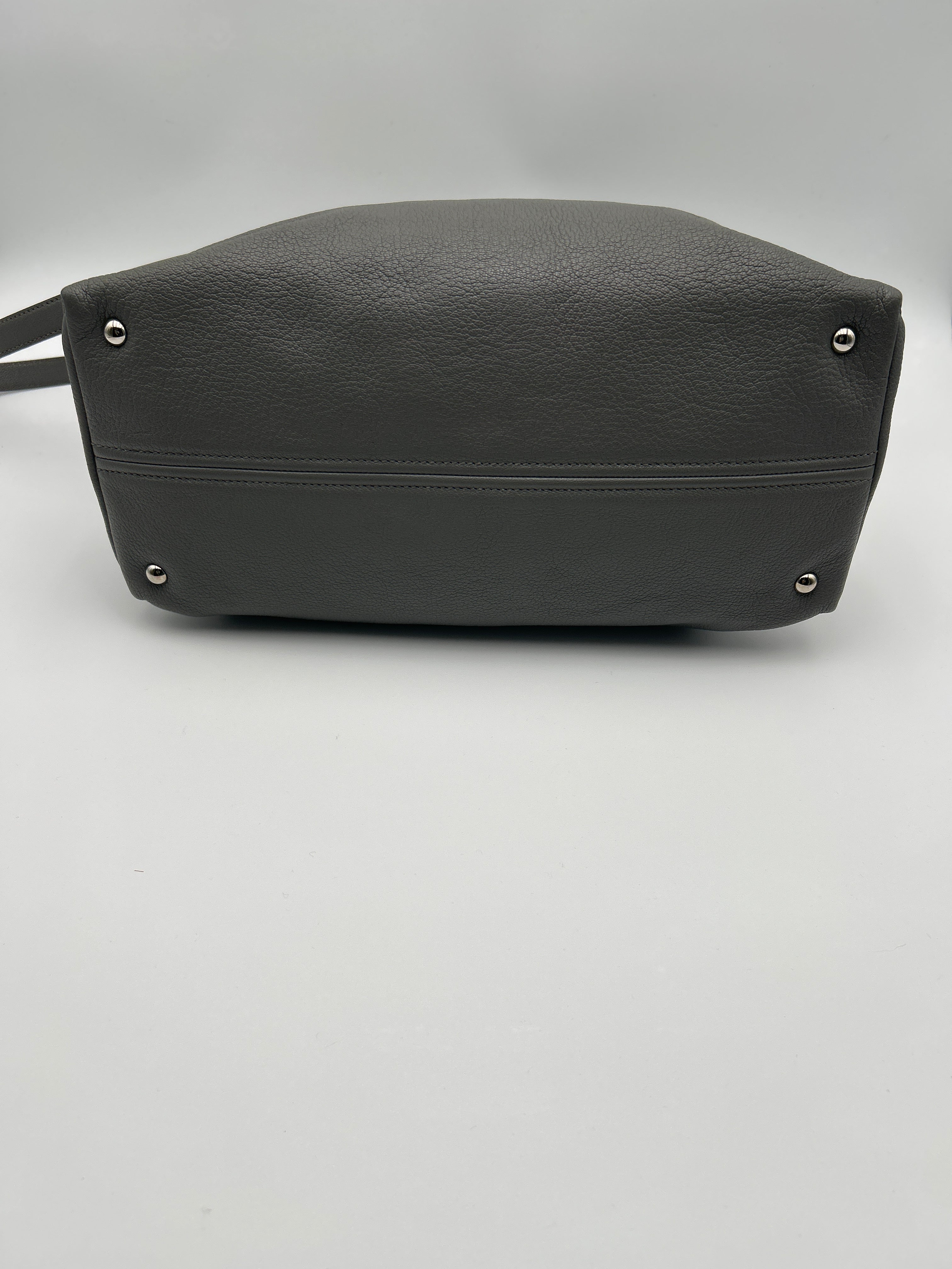 Miu Miu Borsa Tote in Pelle Grigia Miumiu