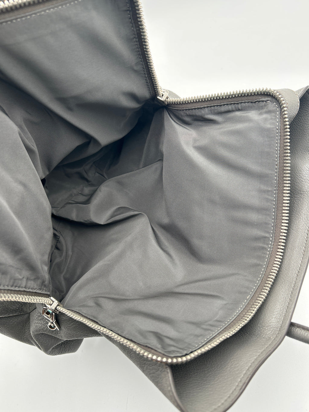 Miu Miu Borsa Tote in Pelle Grigia Miumiu