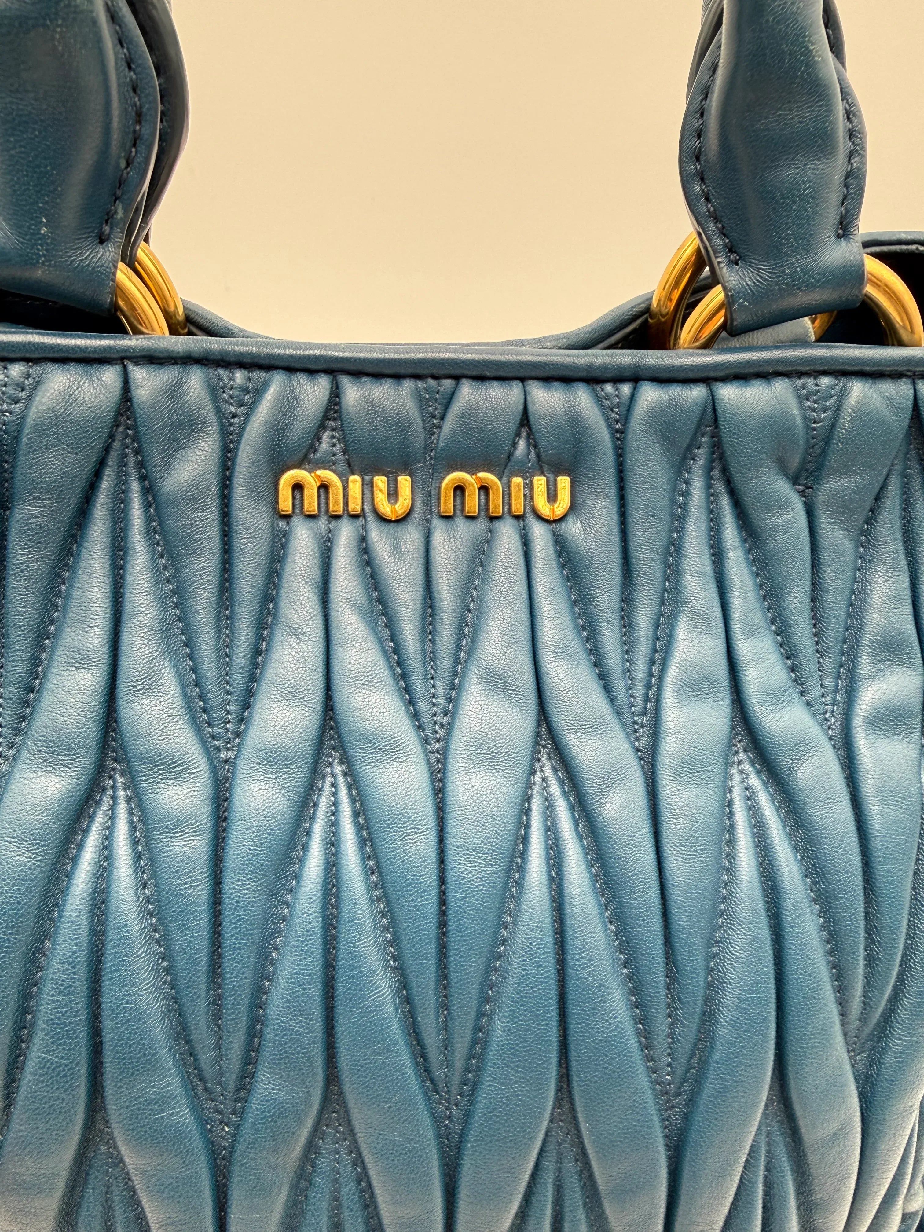 Miu Miu Borsa Tote in Pelle Matelassé Blu Cobalto - Mercatino di Ninni