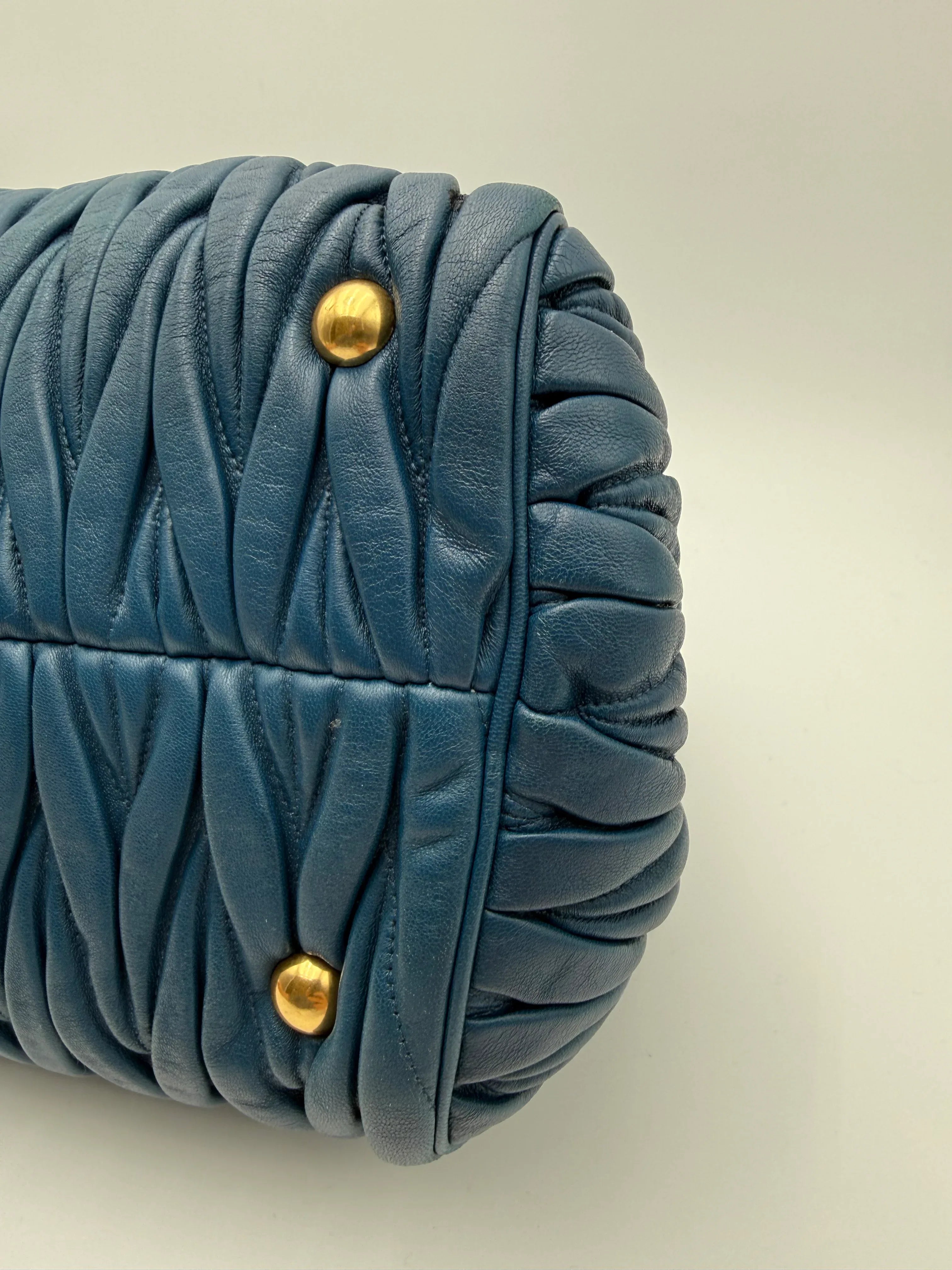 Miu Miu Borsa Tote in Pelle Matelassé Blu Cobalto - Mercatino di Ninni