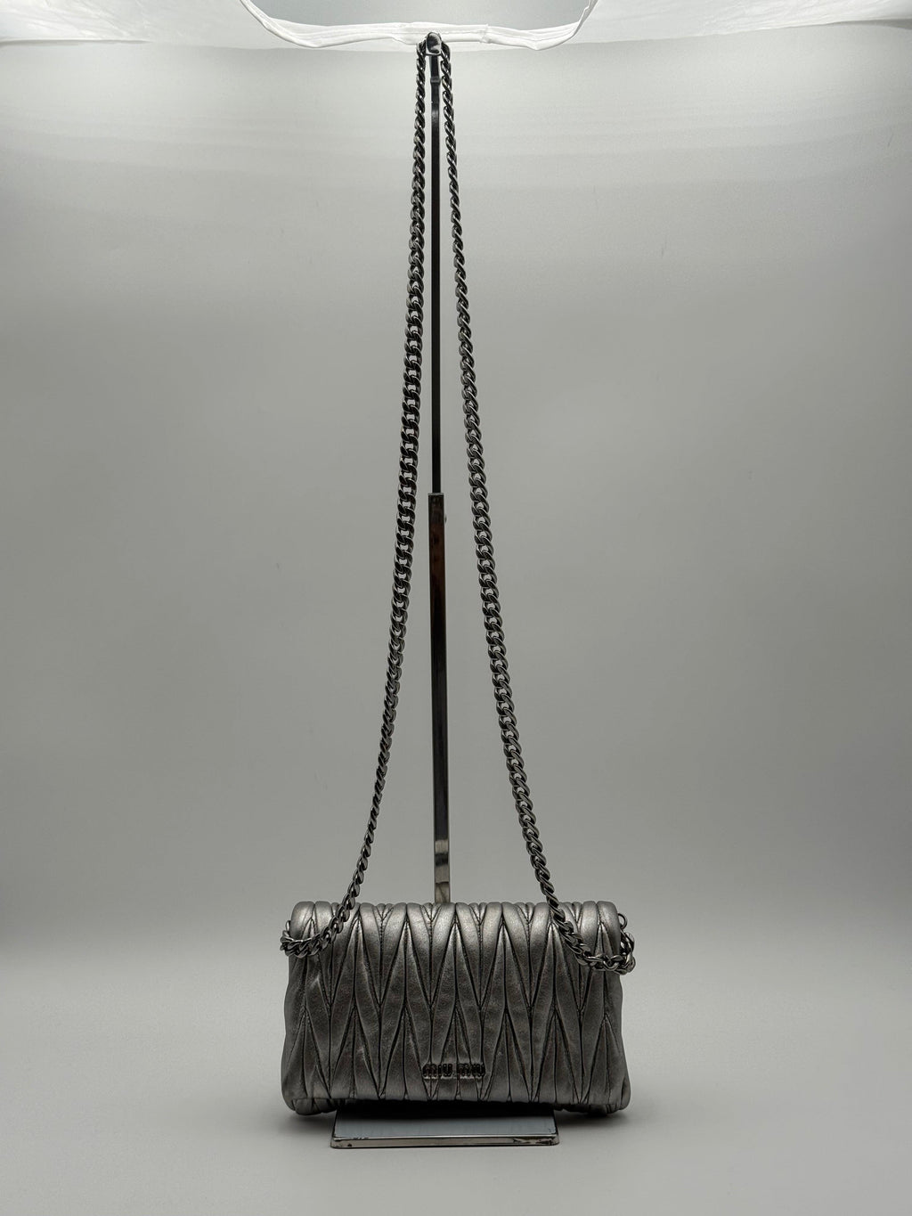 Miu Miu Borsa a Tracolla in Pelle Matelassé Argento - Mercatino di Ninni