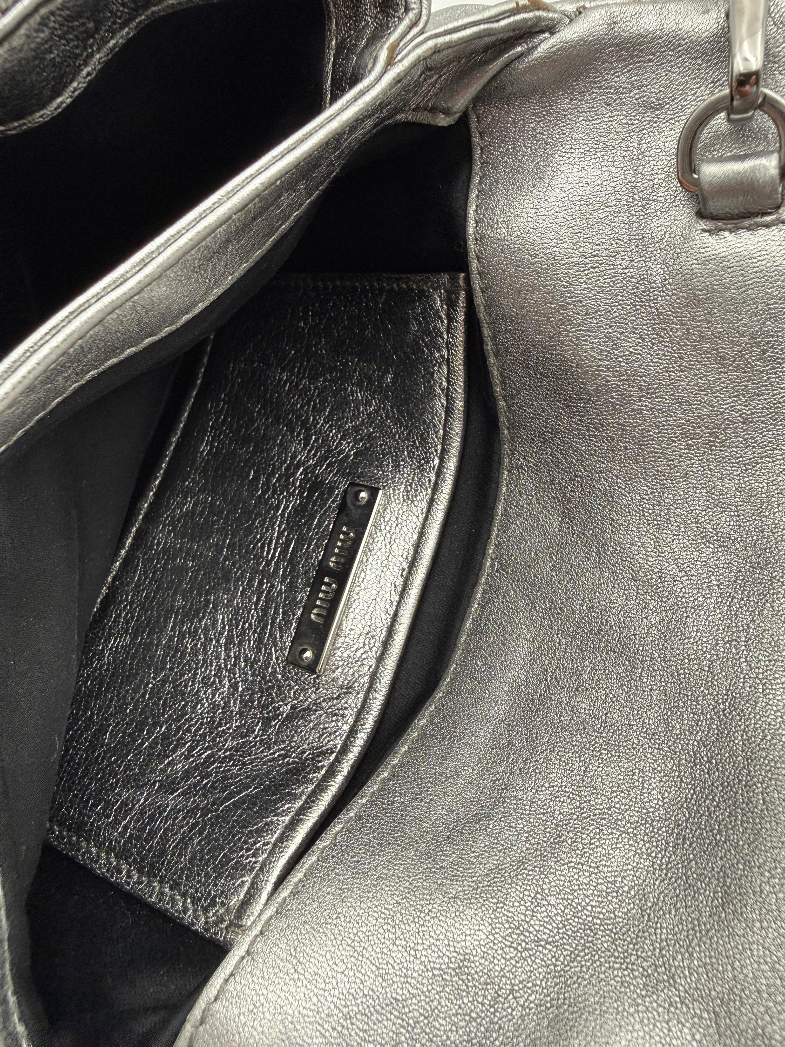 Miu Miu Borsa a Tracolla in Pelle Matelassé Argento - Mercatino di Ninni