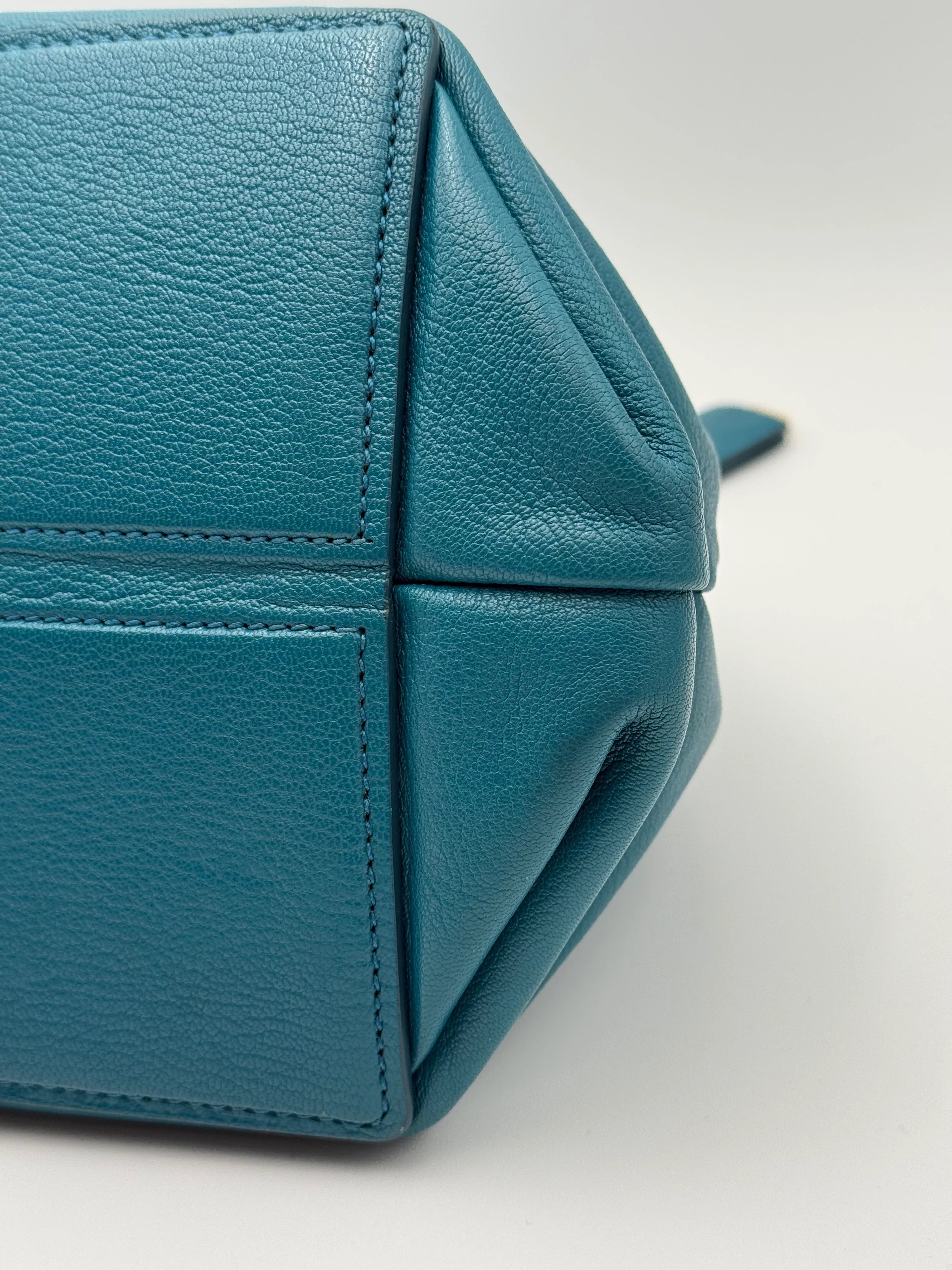 Miu Miu Borsa in Pelle Madras Blu Laguna - Mercatino di Ninni