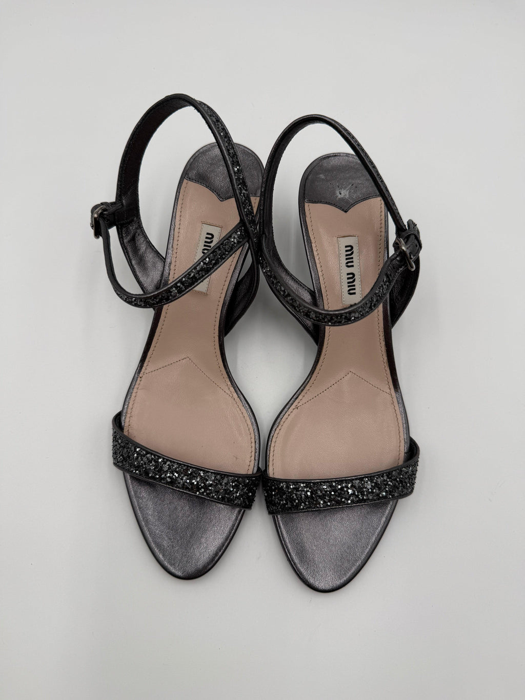 Miu Miu Sandali in Pelle Metallizzata e Glitter Grigi - Mercatino di Ninni