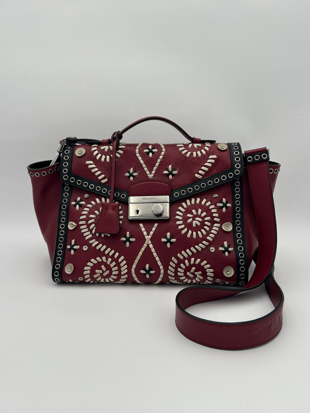 Prada Borsa in Pelle Saffiano con Decorazioni Bordeaux Prada