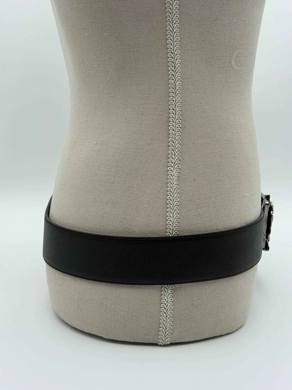 Prada Cintura Vintage in Pelle Saffiano con Drago Nera